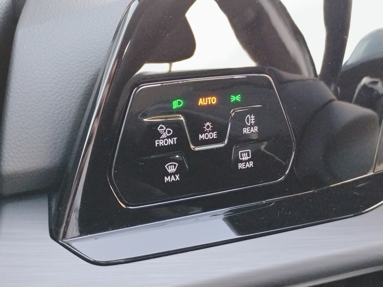 Volkswagen Golf - zdjęcie 33