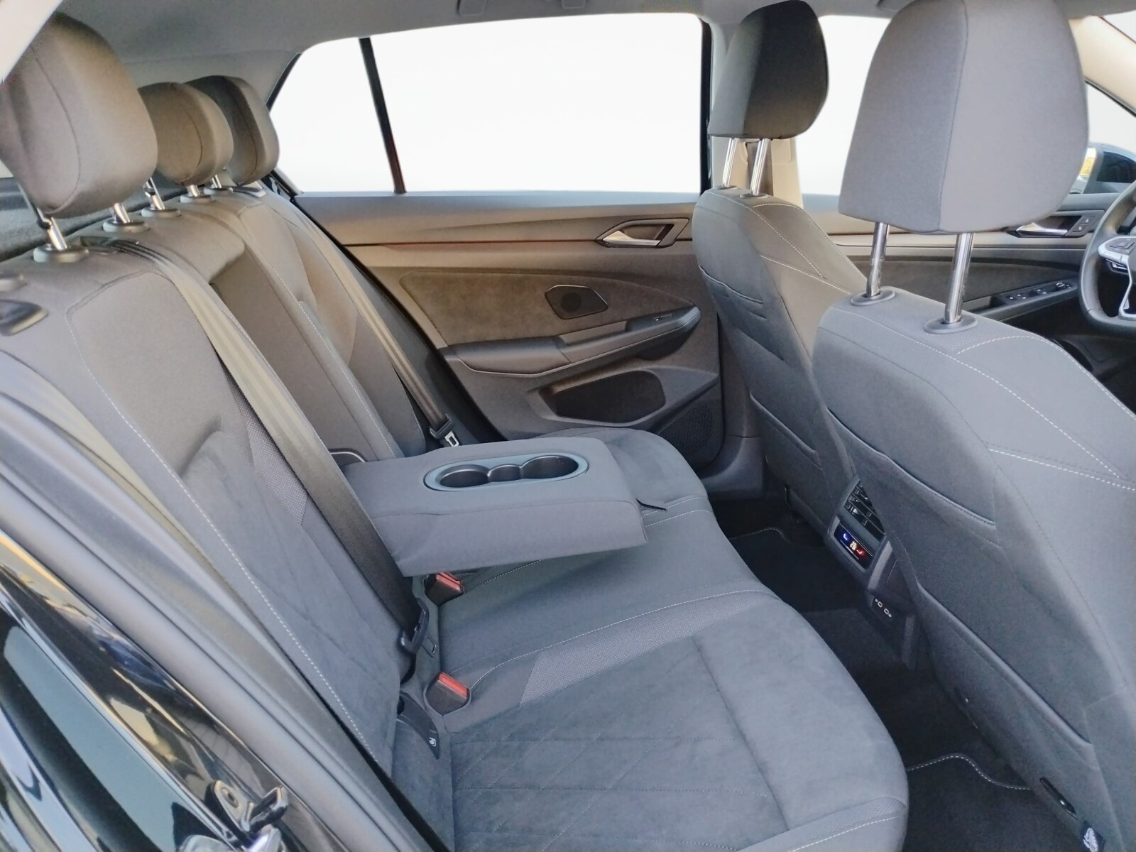Volkswagen Golf - zdjęcie 15