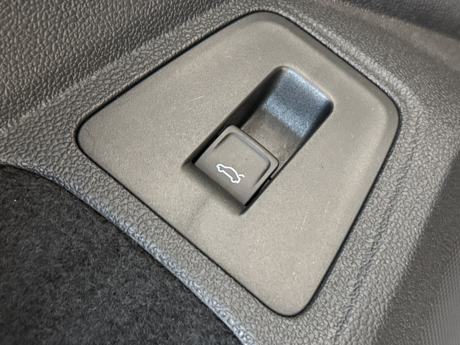 Volkswagen Tiguan - zdjęcie 21