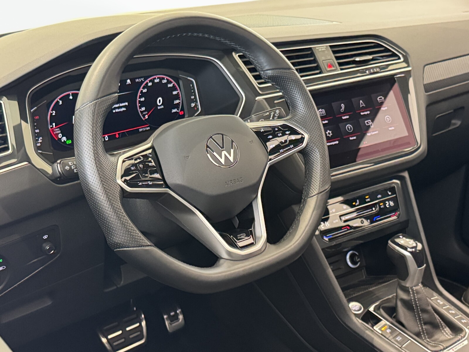 Volkswagen Tiguan - zdjęcie 19