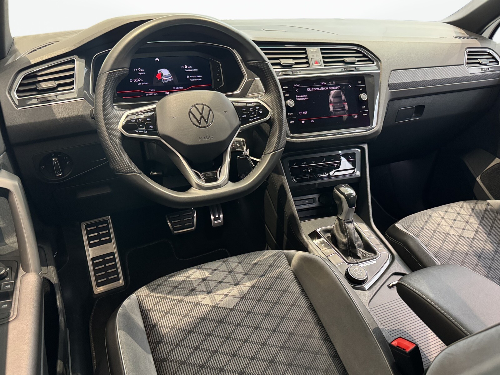 Volkswagen Tiguan - zdjęcie 14