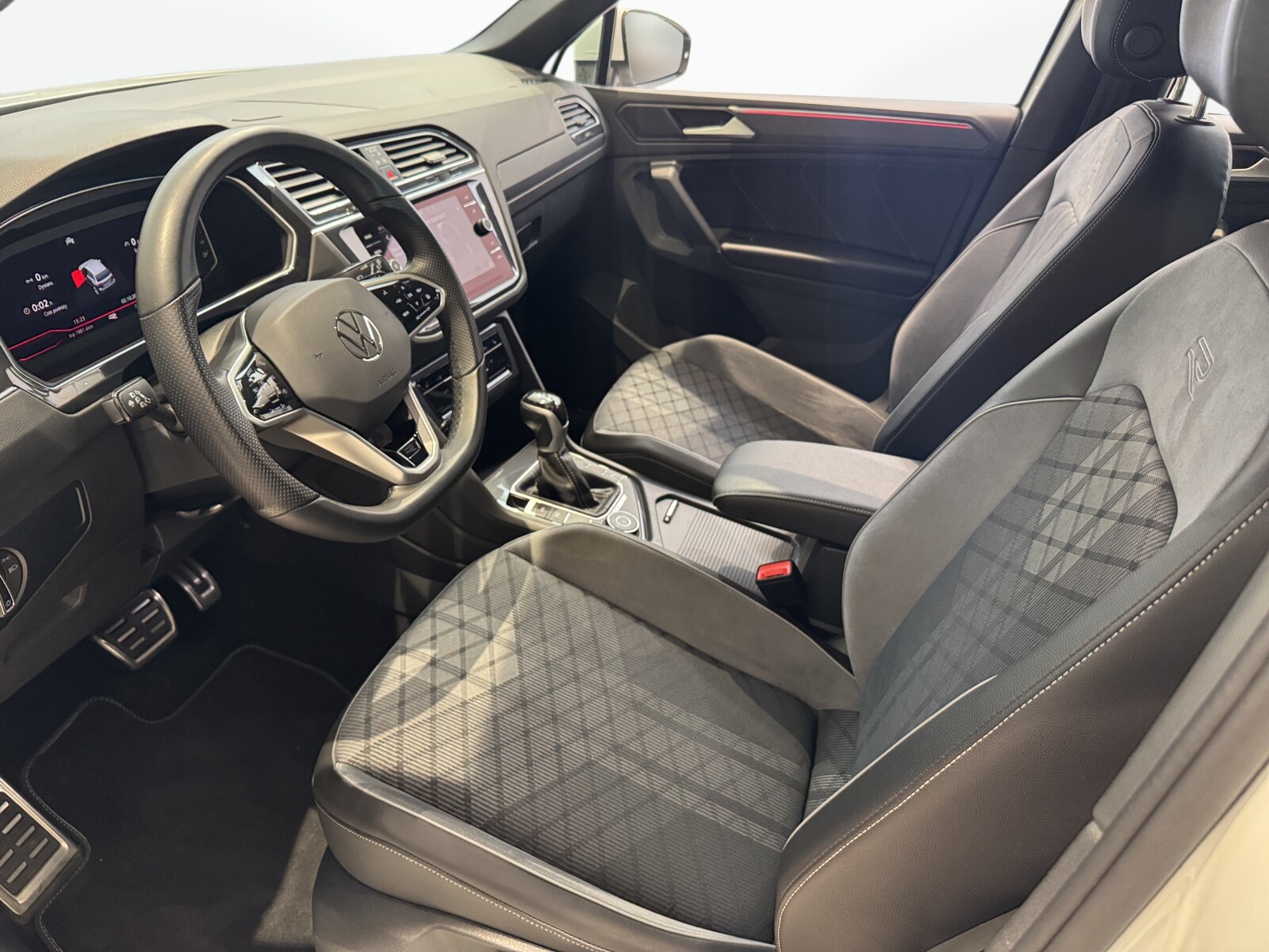 Volkswagen Tiguan - zdjęcie 10