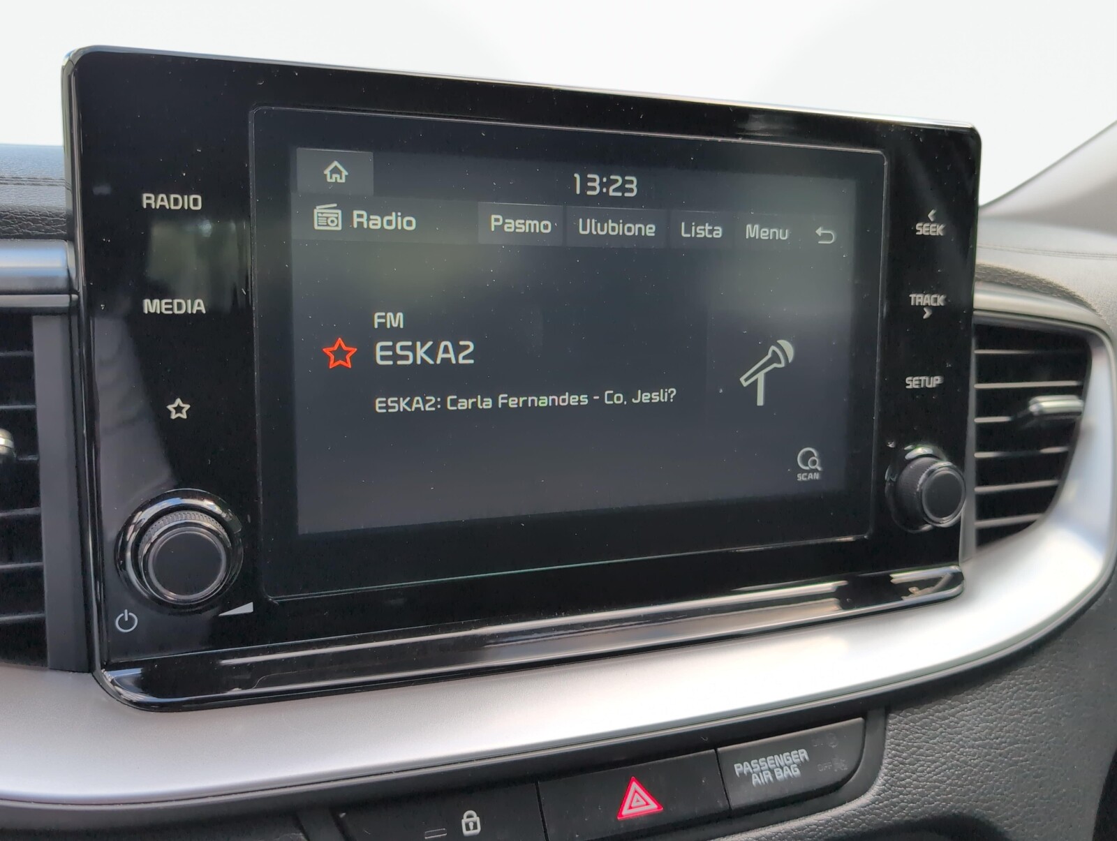Kia Ceed - zdjęcie 25