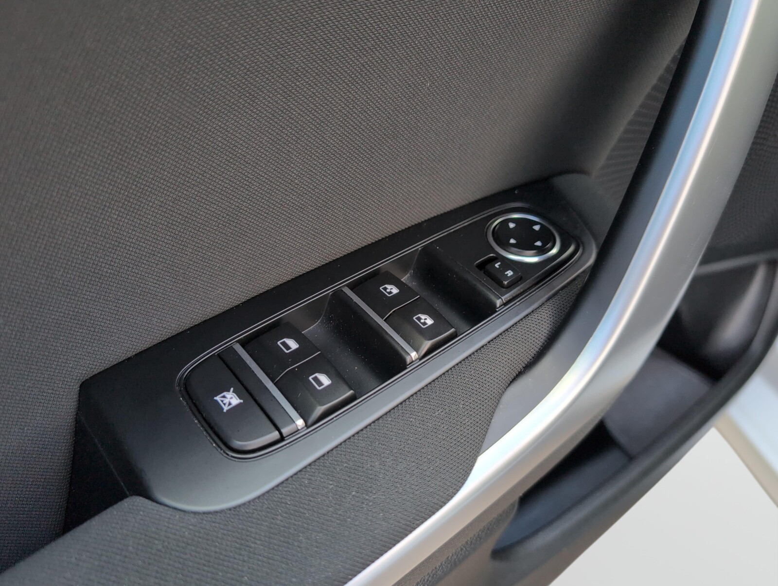 Kia Ceed - zdjęcie 18