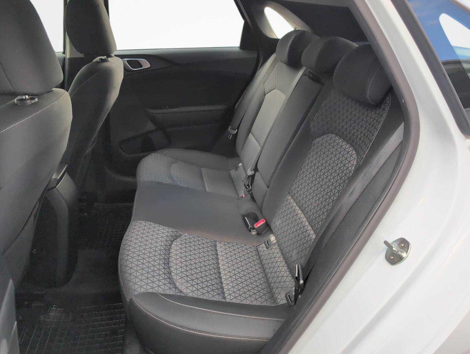 Kia Ceed - zdjęcie 10