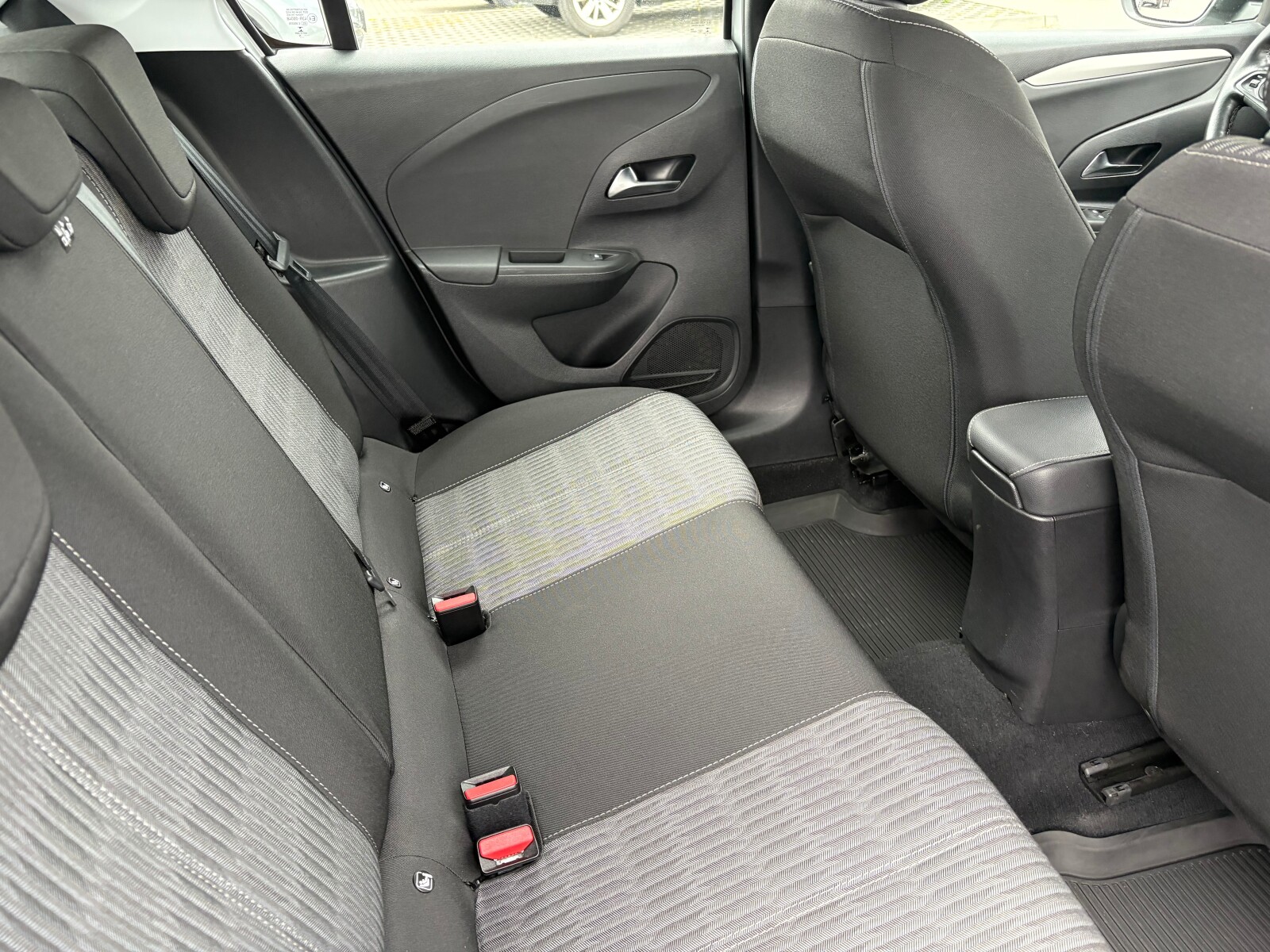 Opel Corsa - zdjęcie 14