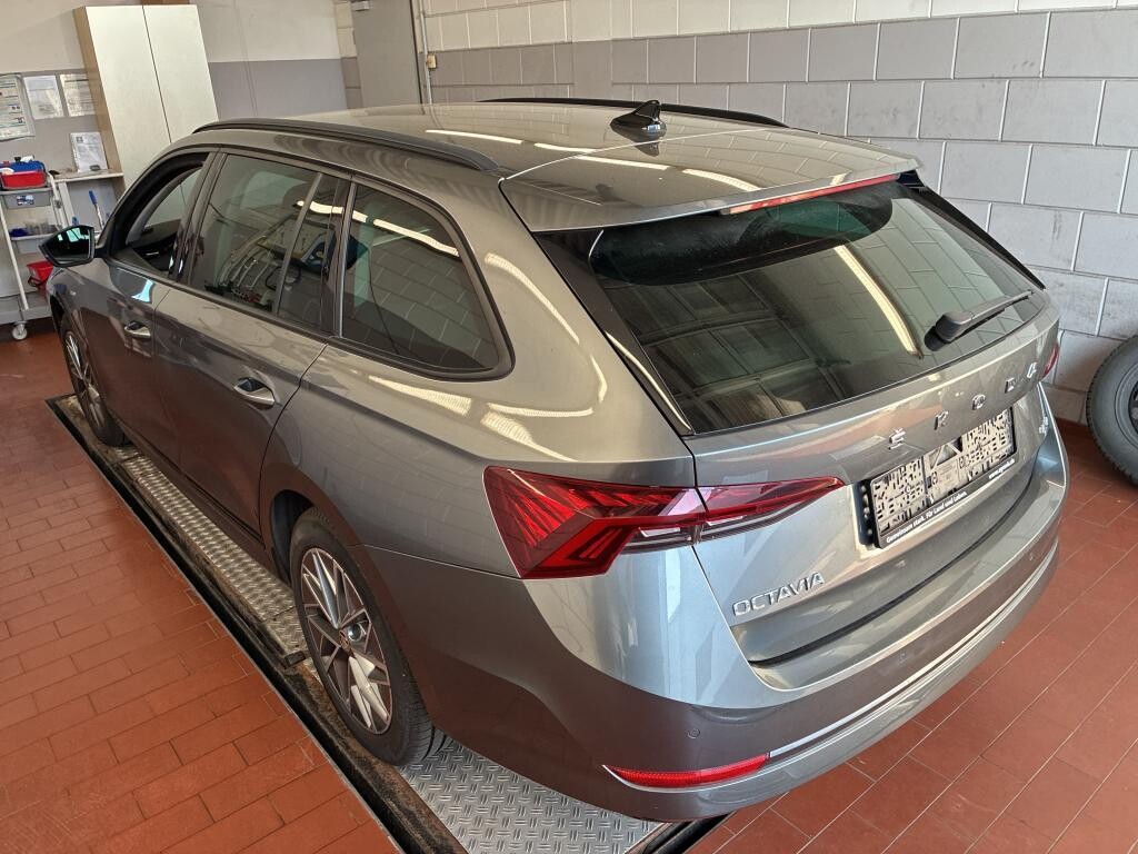 Škoda Octavia Combi - zdjęcie 3