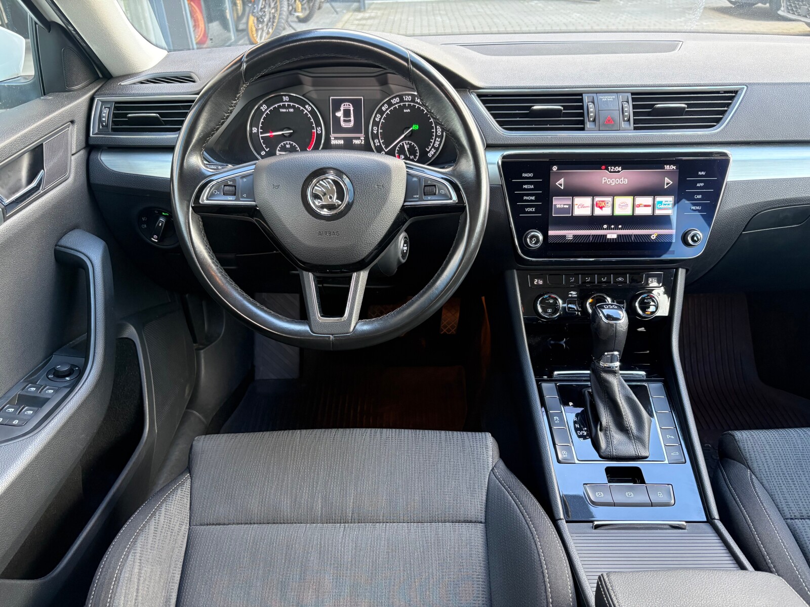 Škoda Superb - zdjęcie 10