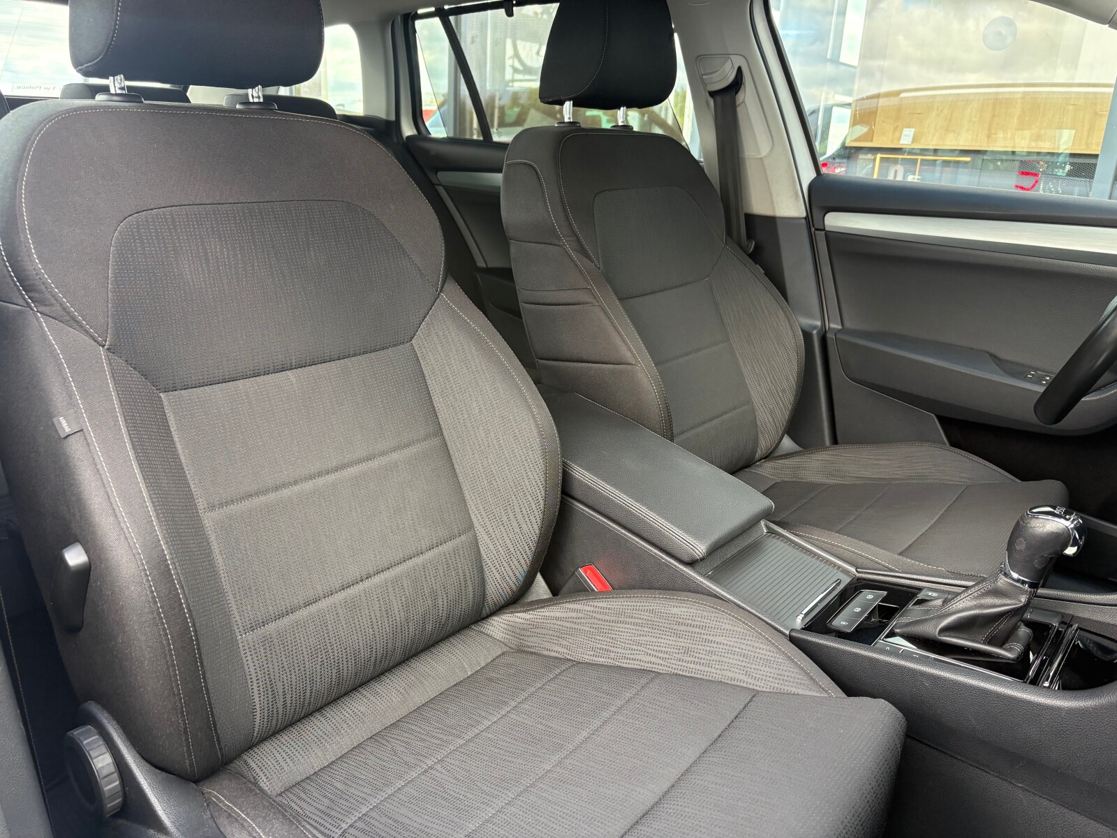 Škoda Superb - zdjęcie 17