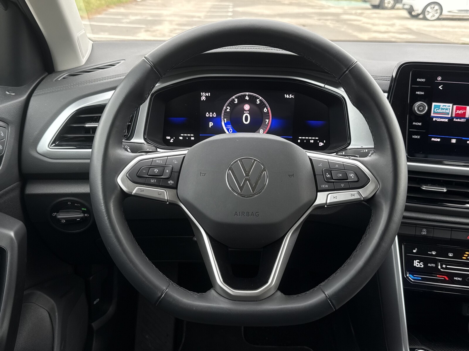 Volkswagen T-Roc - zdjęcie 14
