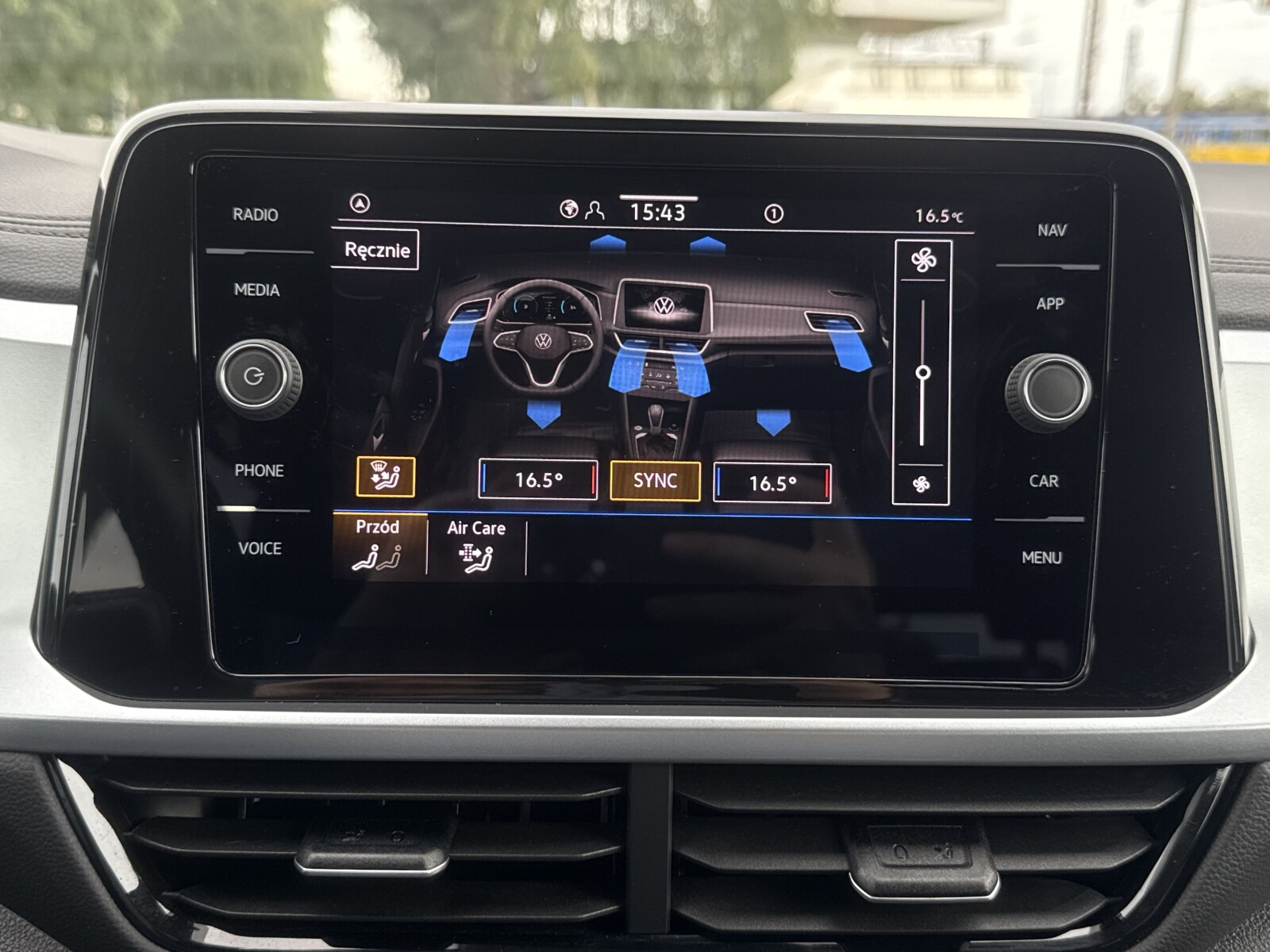 Volkswagen T-Roc - zdjęcie 27