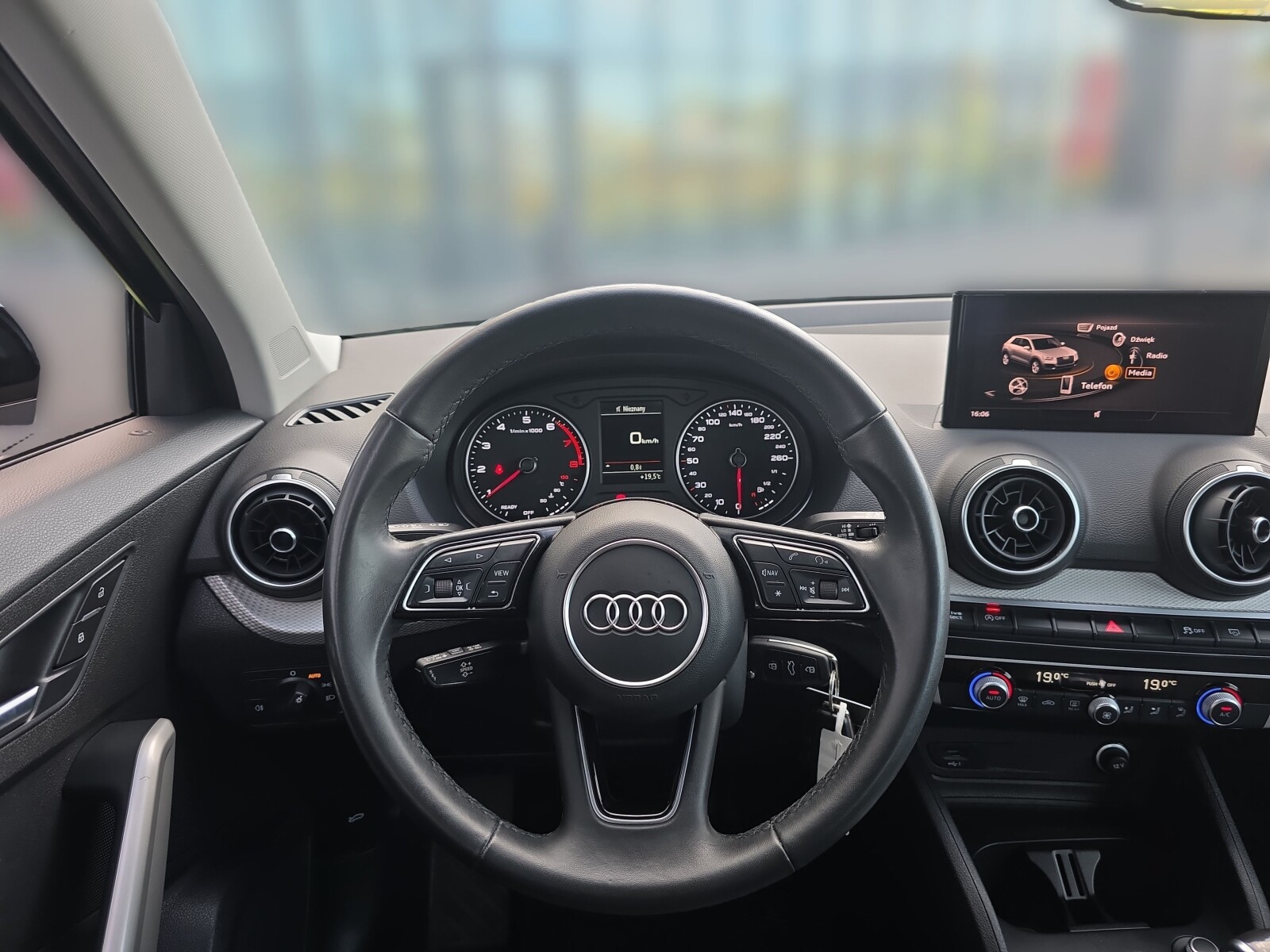 Audi Q2 - zdjęcie 12