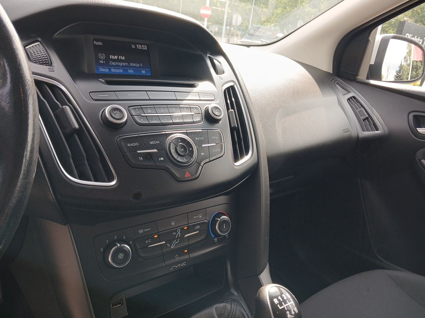 Ford Focus - zdjęcie 14