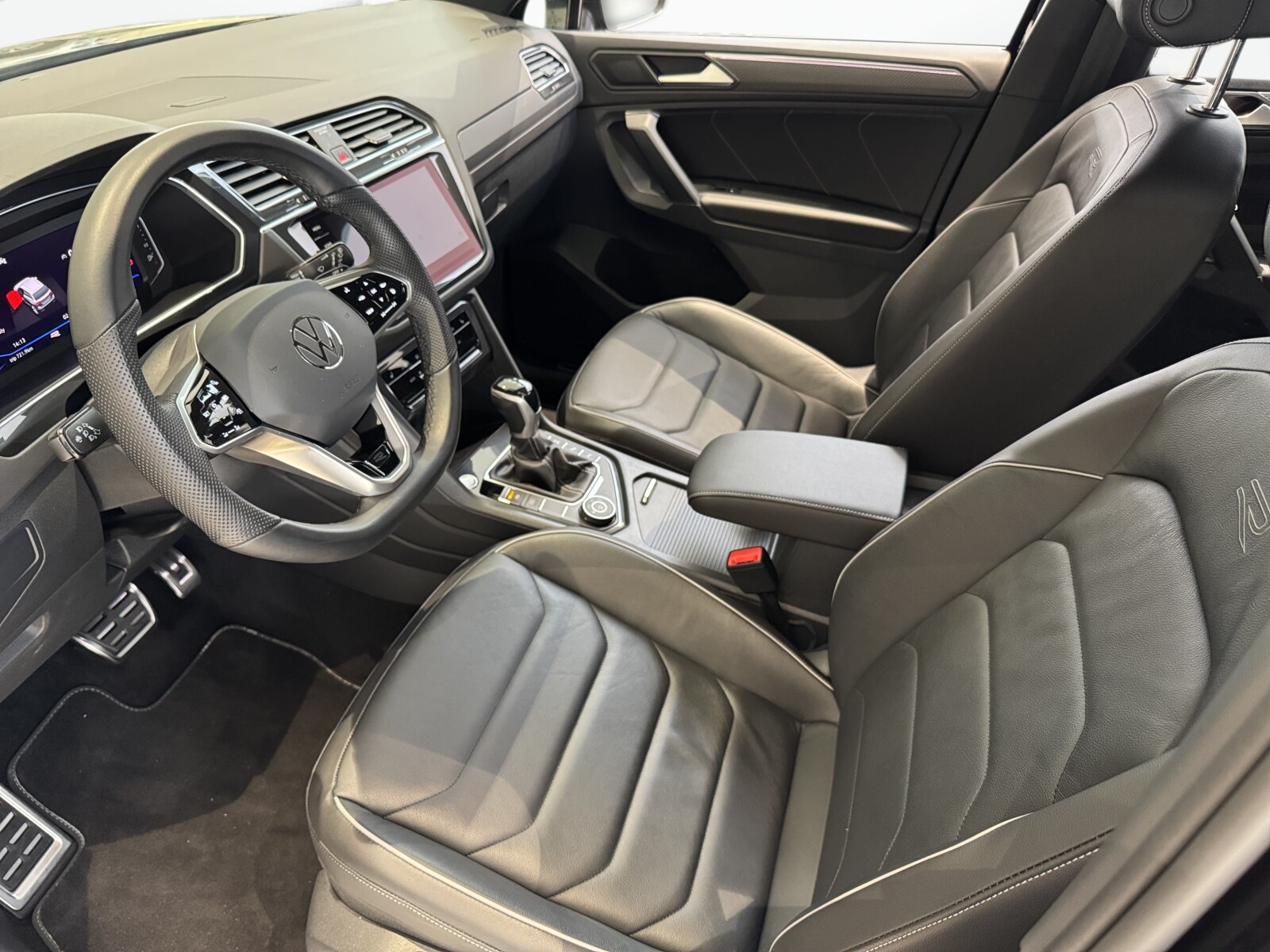 Volkswagen Tiguan - zdjęcie 10