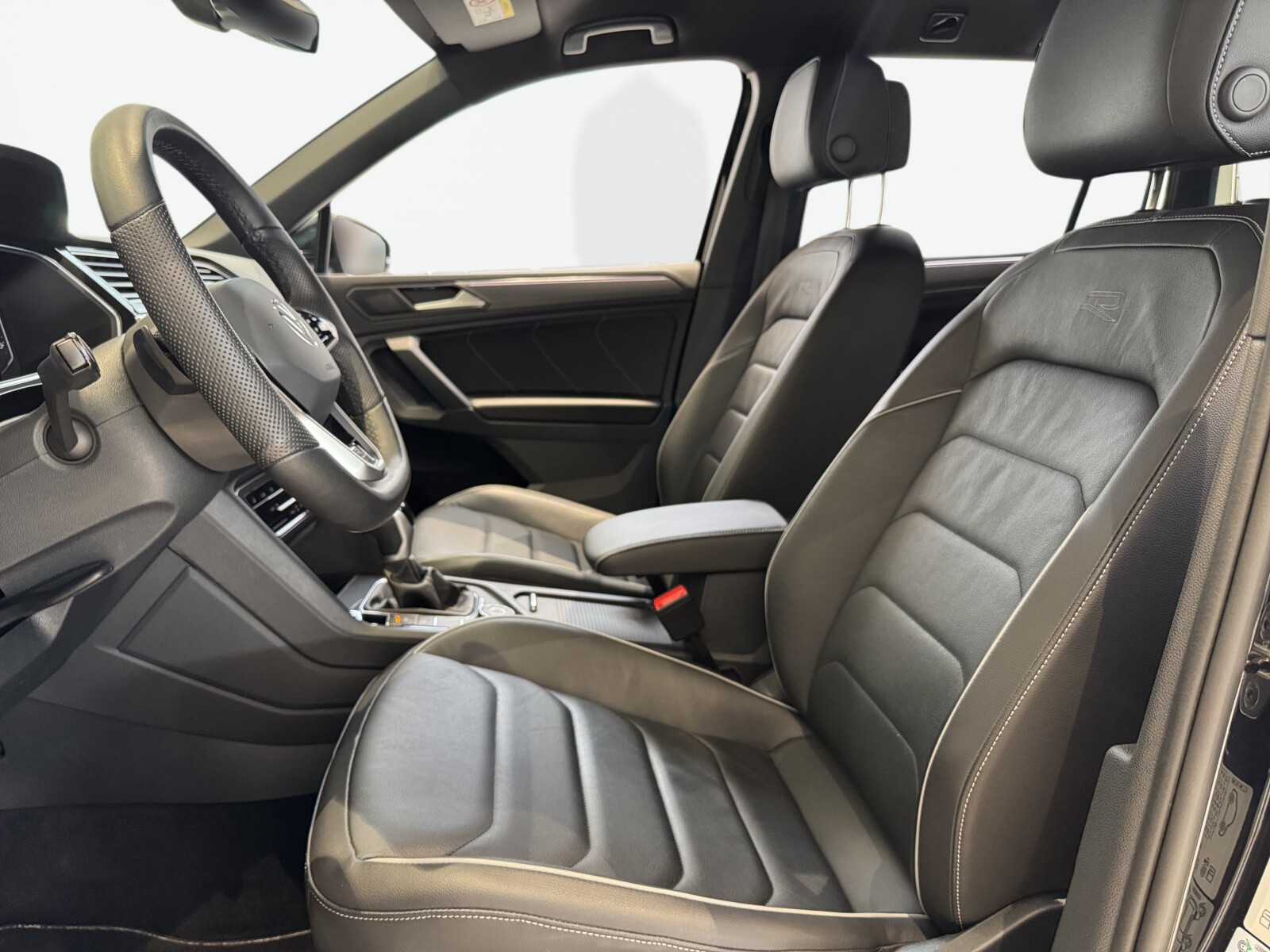 Volkswagen Tiguan - zdjęcie 9