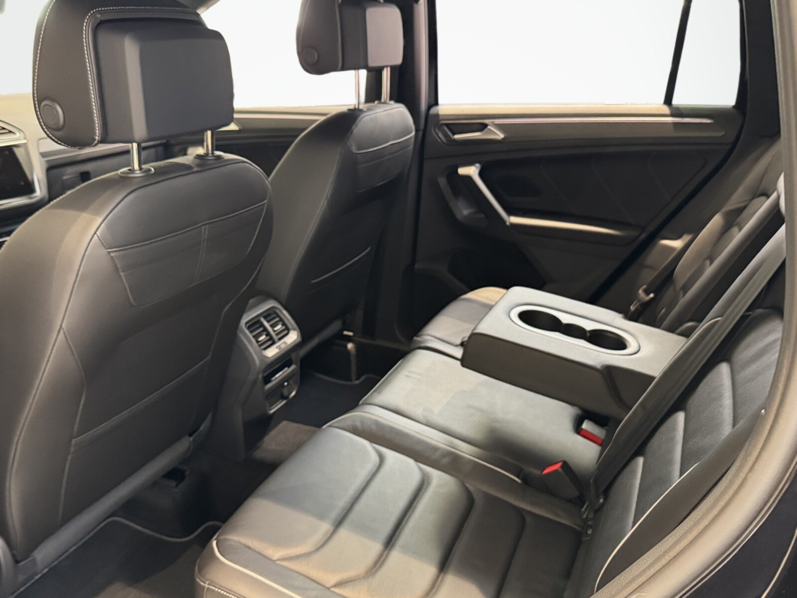 Volkswagen Tiguan - zdjęcie 13