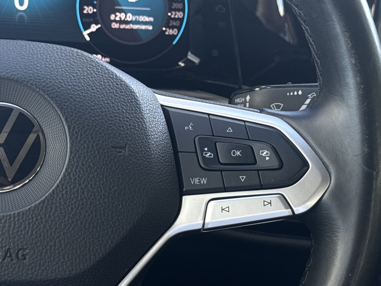 Volkswagen Golf - zdjęcie 17