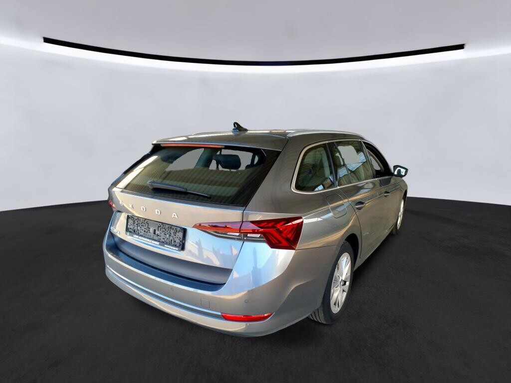 Škoda Octavia Combi - zdjęcie 2