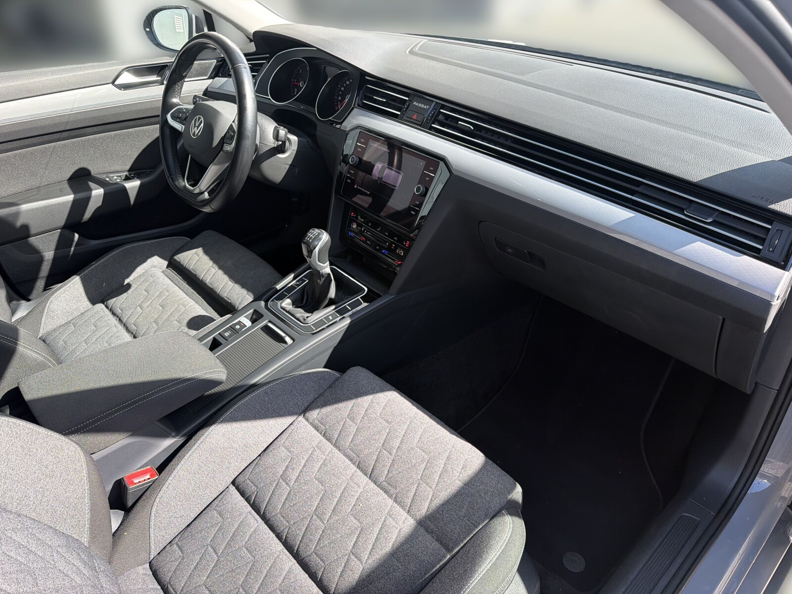 Volkswagen Passat Variant - zdjęcie 17