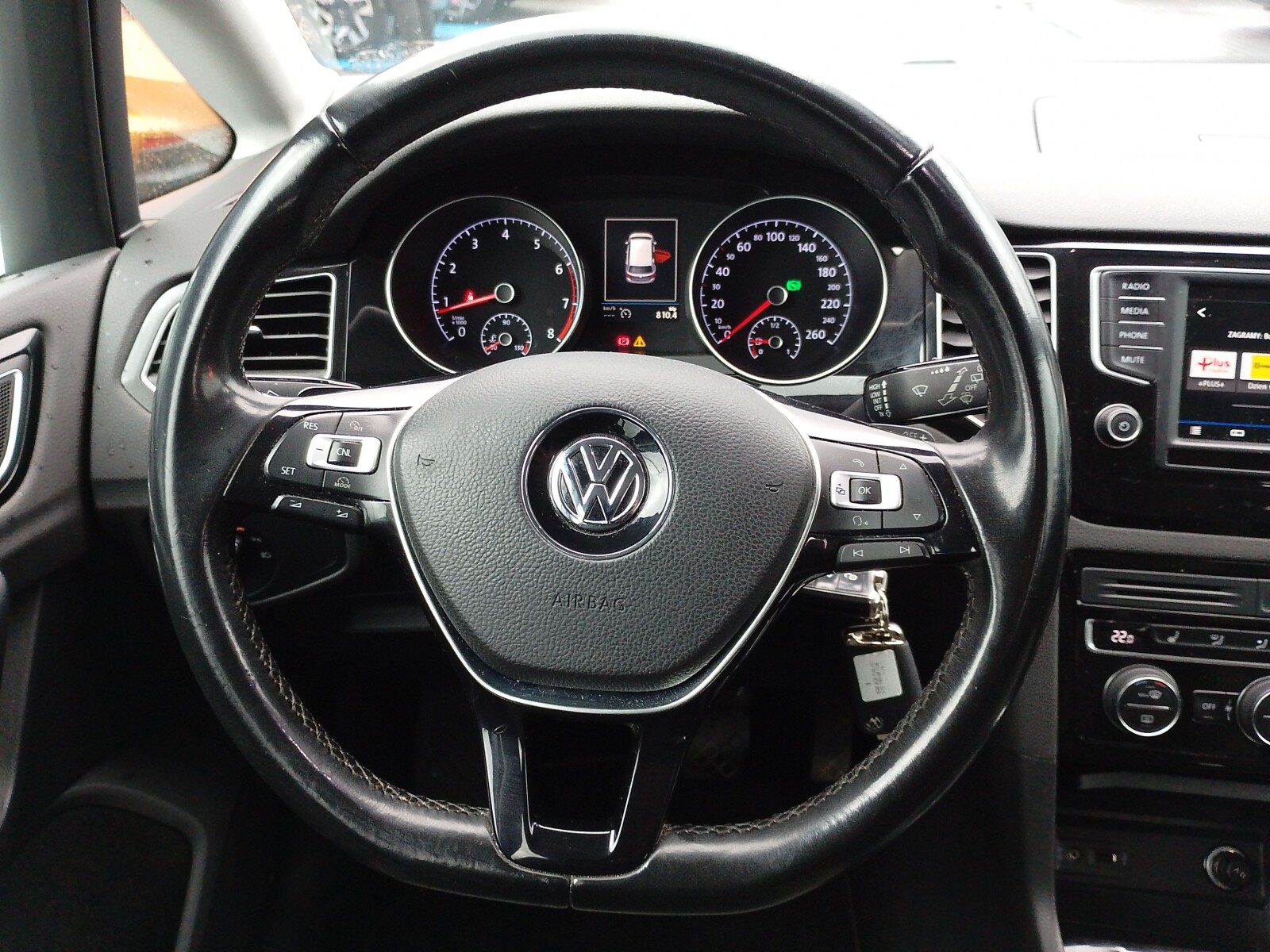 Volkswagen Golf Sportsvan - zdjęcie 19
