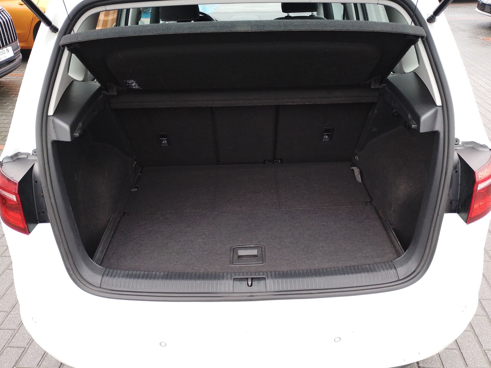 Volkswagen Golf Sportsvan - zdjęcie 26