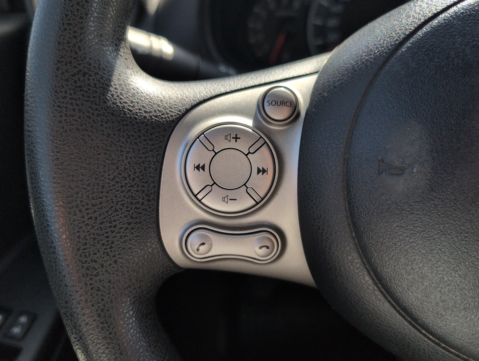Nissan Micra - zdjęcie 19