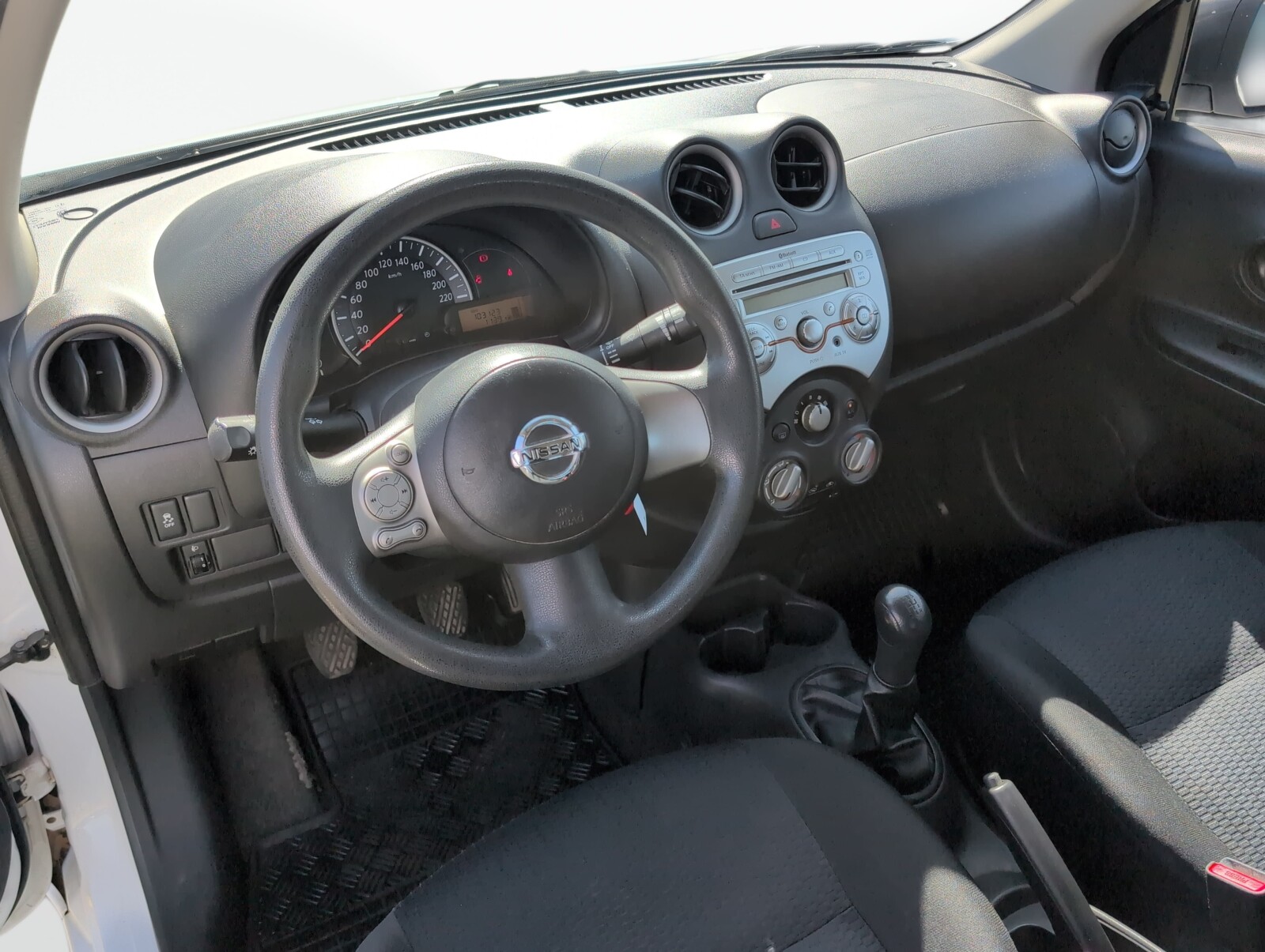 Nissan Micra - zdjęcie 16