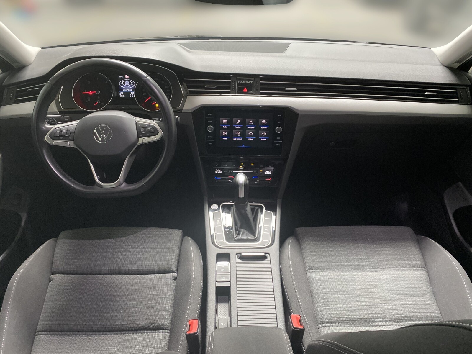 Volkswagen Passat - zdjęcie 9