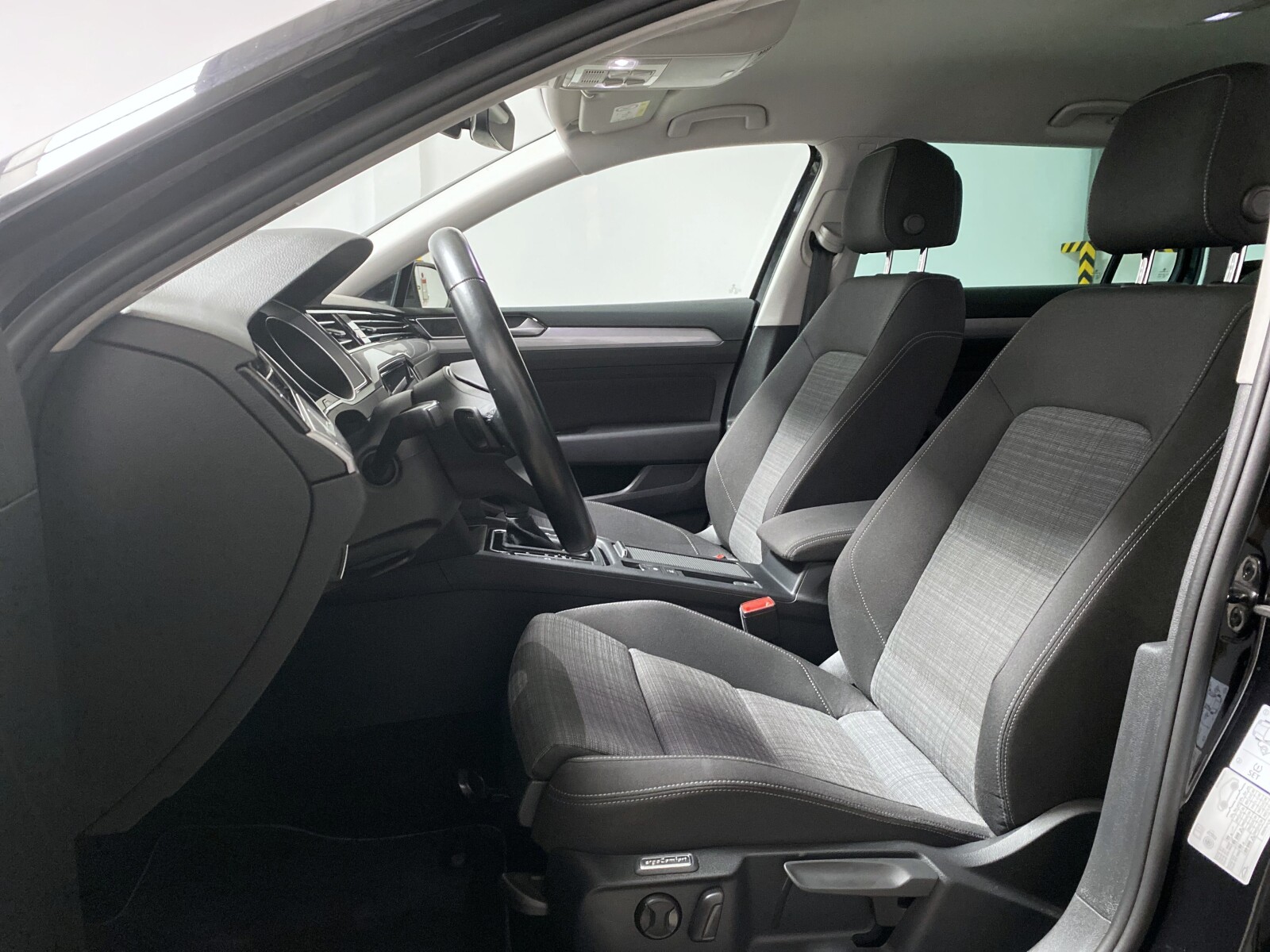 Volkswagen Passat - zdjęcie 10