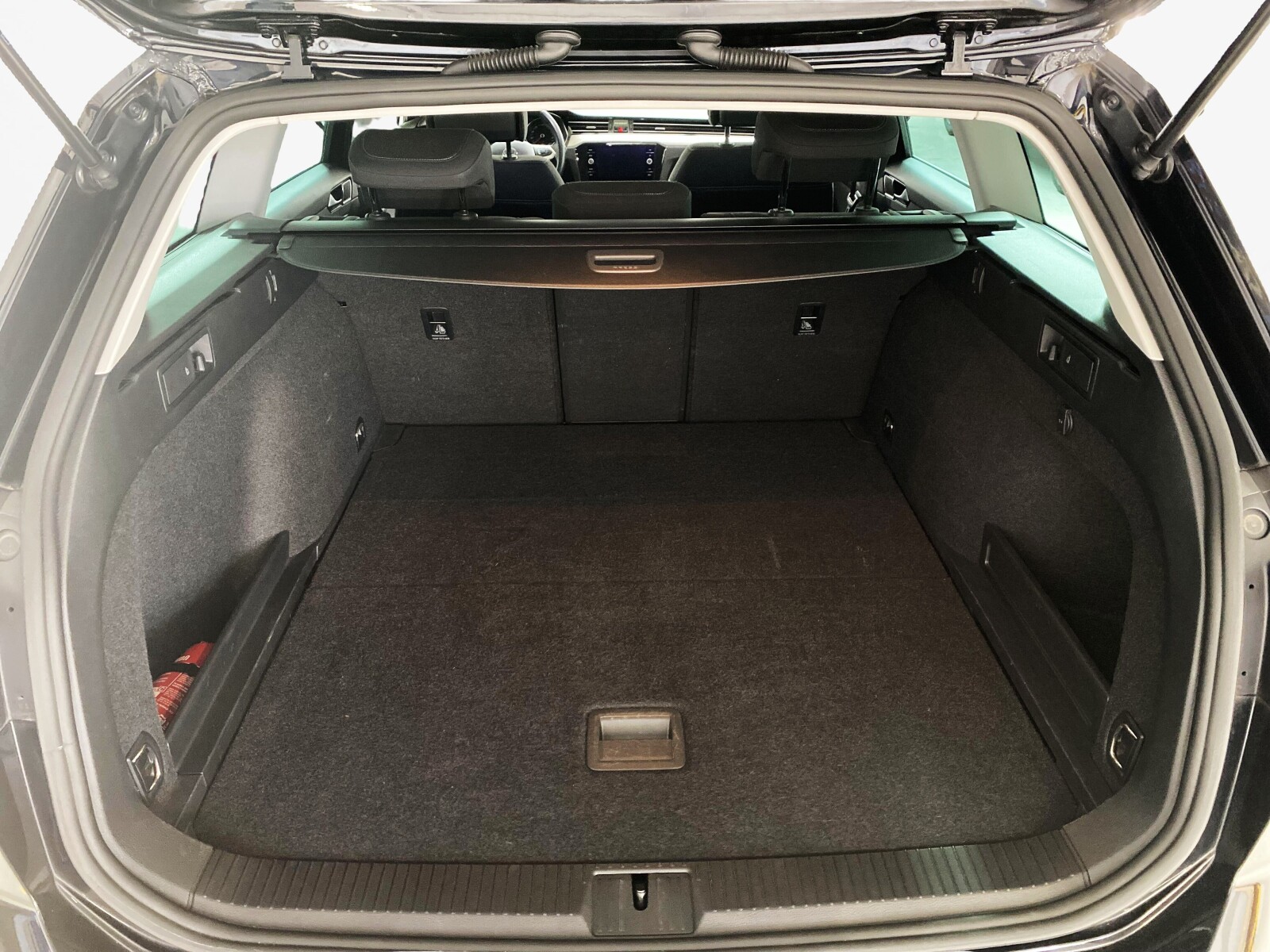 Volkswagen Passat - zdjęcie 29