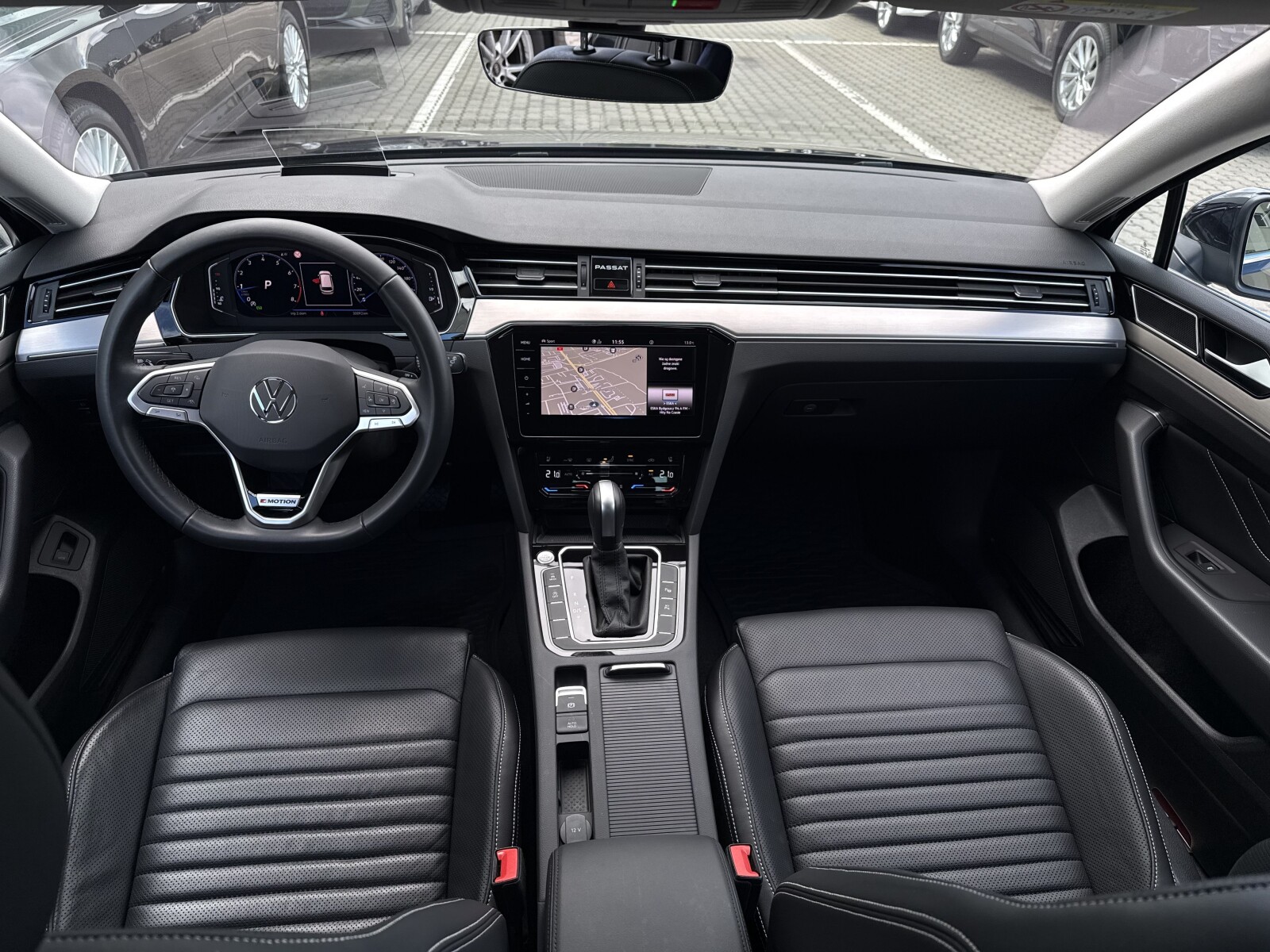 Volkswagen Passat Variant - zdjęcie 15