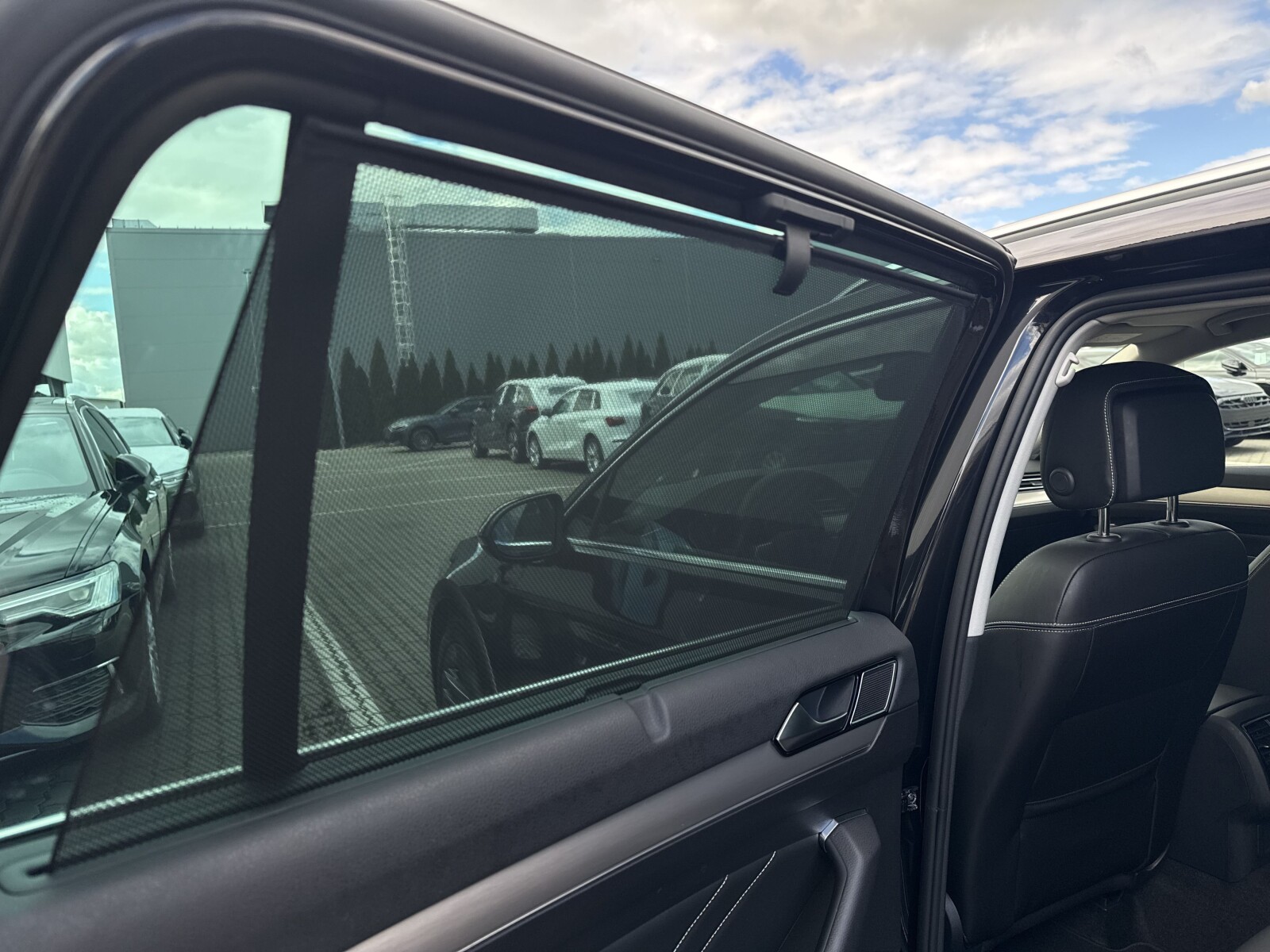 Volkswagen Passat Variant - zdjęcie 32