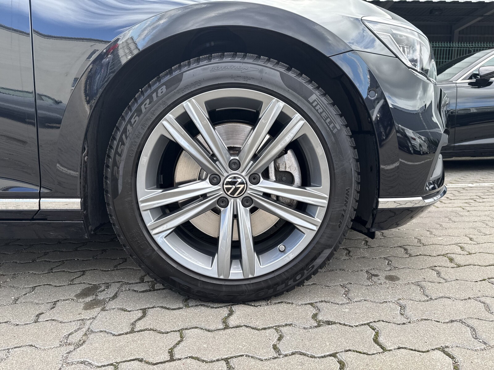Volkswagen Passat Variant - zdjęcie 36