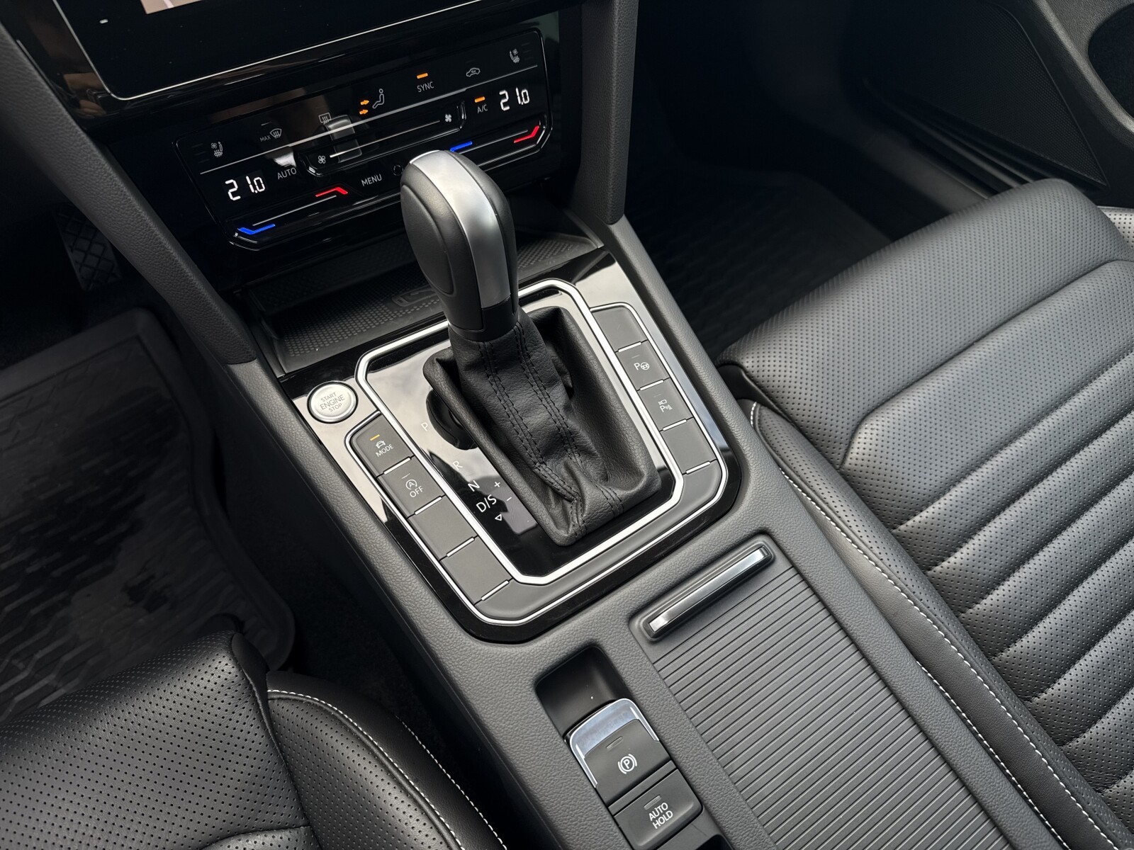 Volkswagen Passat Variant - zdjęcie 19