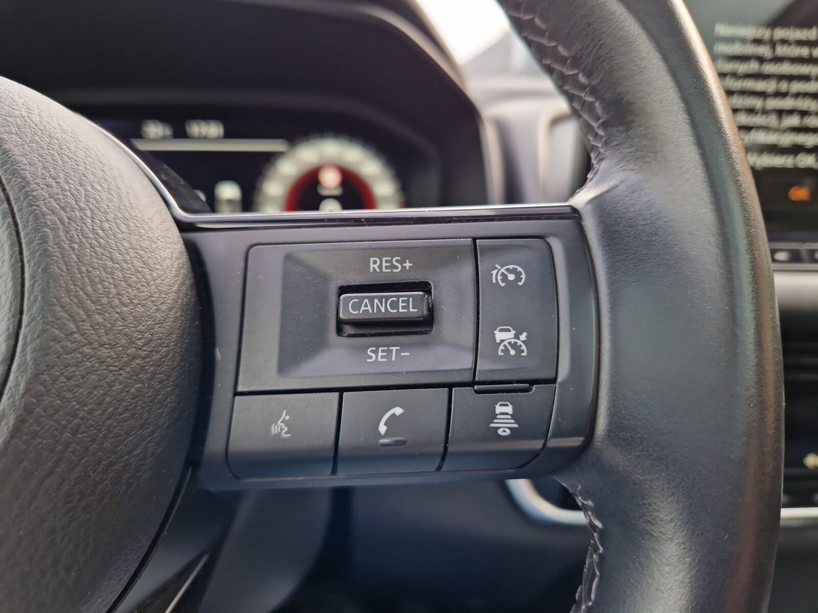 Nissan Qashqai - zdjęcie 17