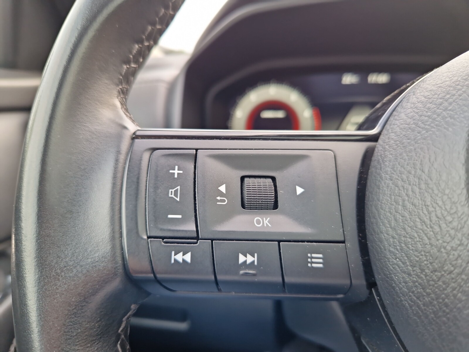 Nissan Qashqai - zdjęcie 16