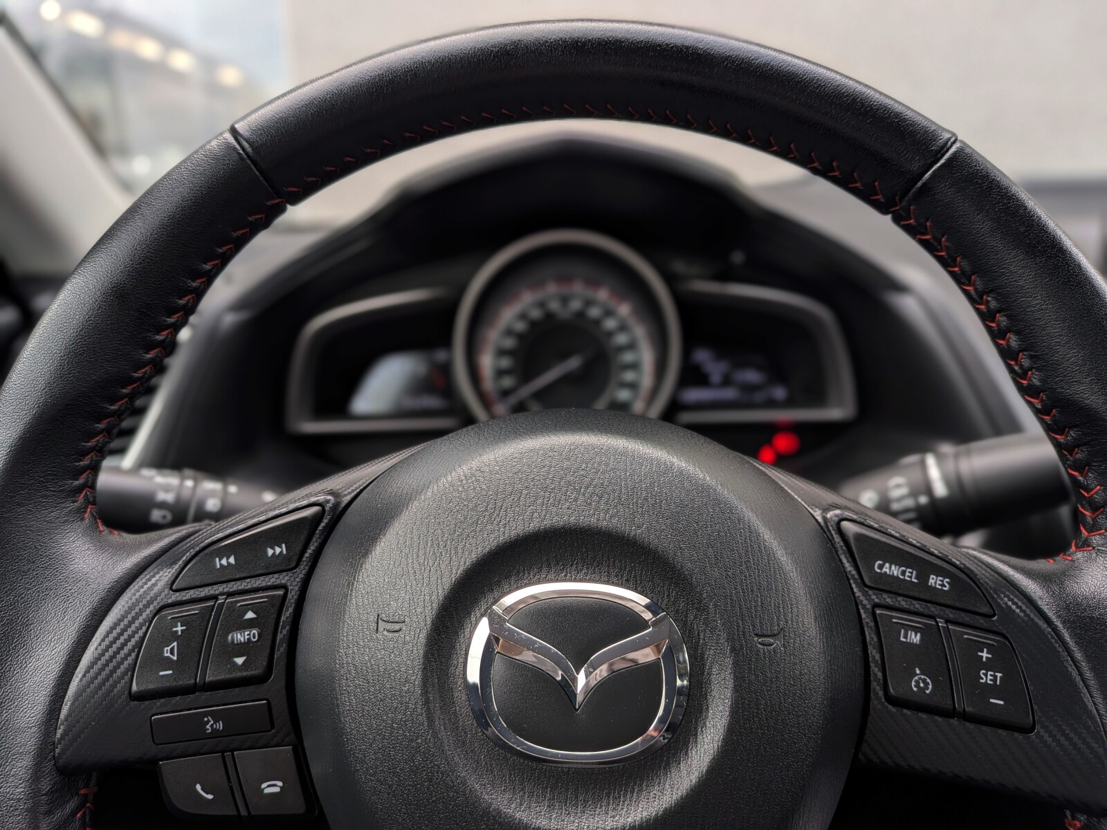 Mazda 3 - zdjęcie 19
