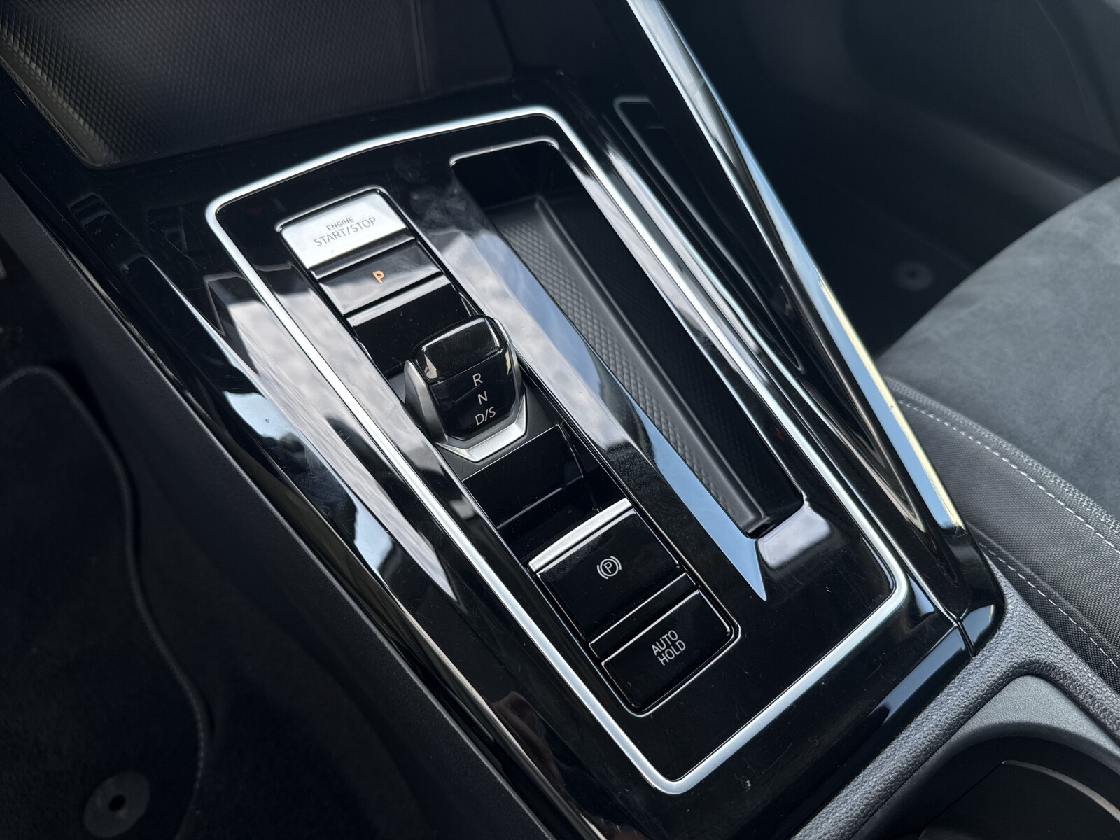 Volkswagen Golf - zdjęcie 19