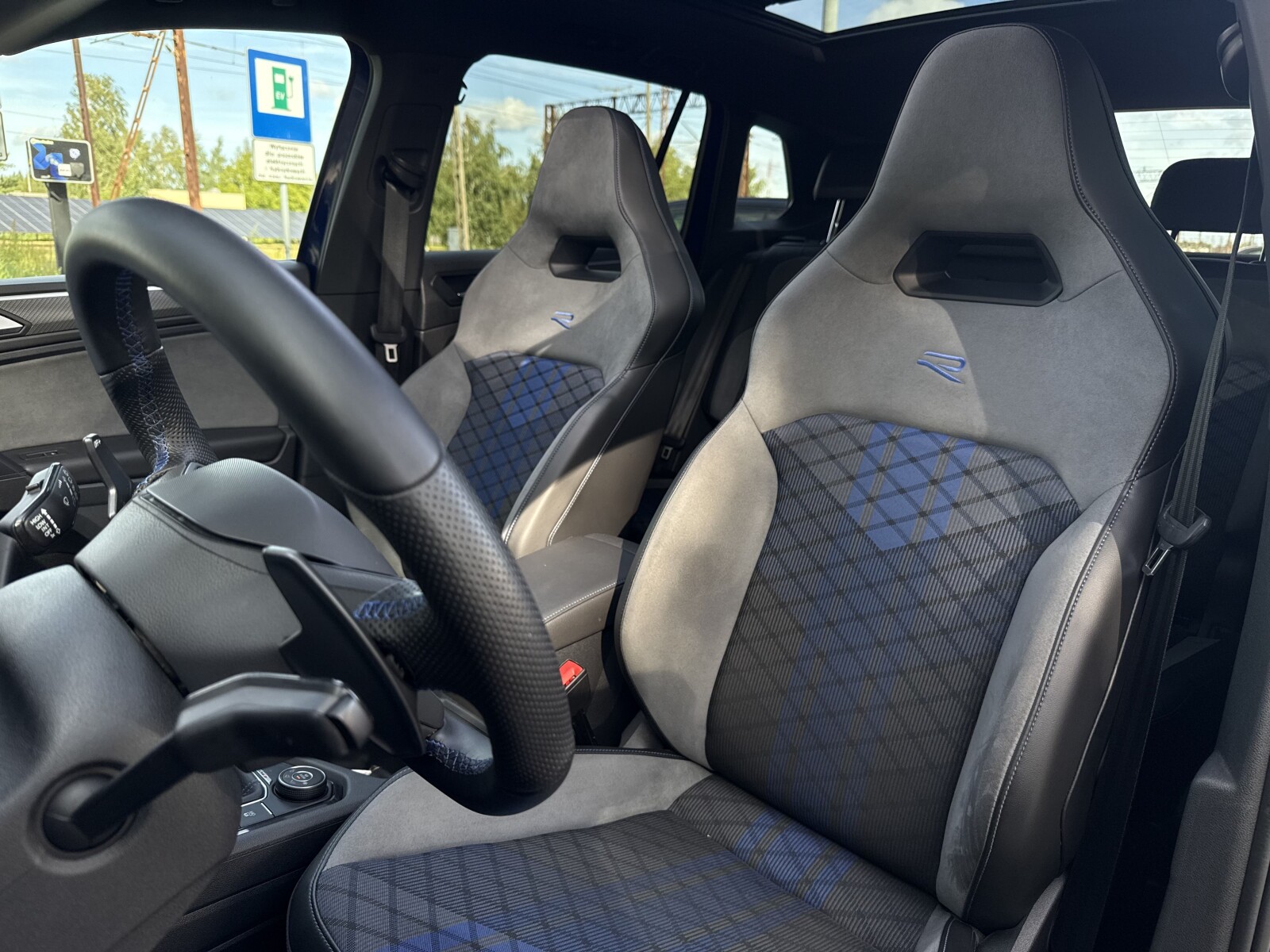Volkswagen Tiguan - zdjęcie 10