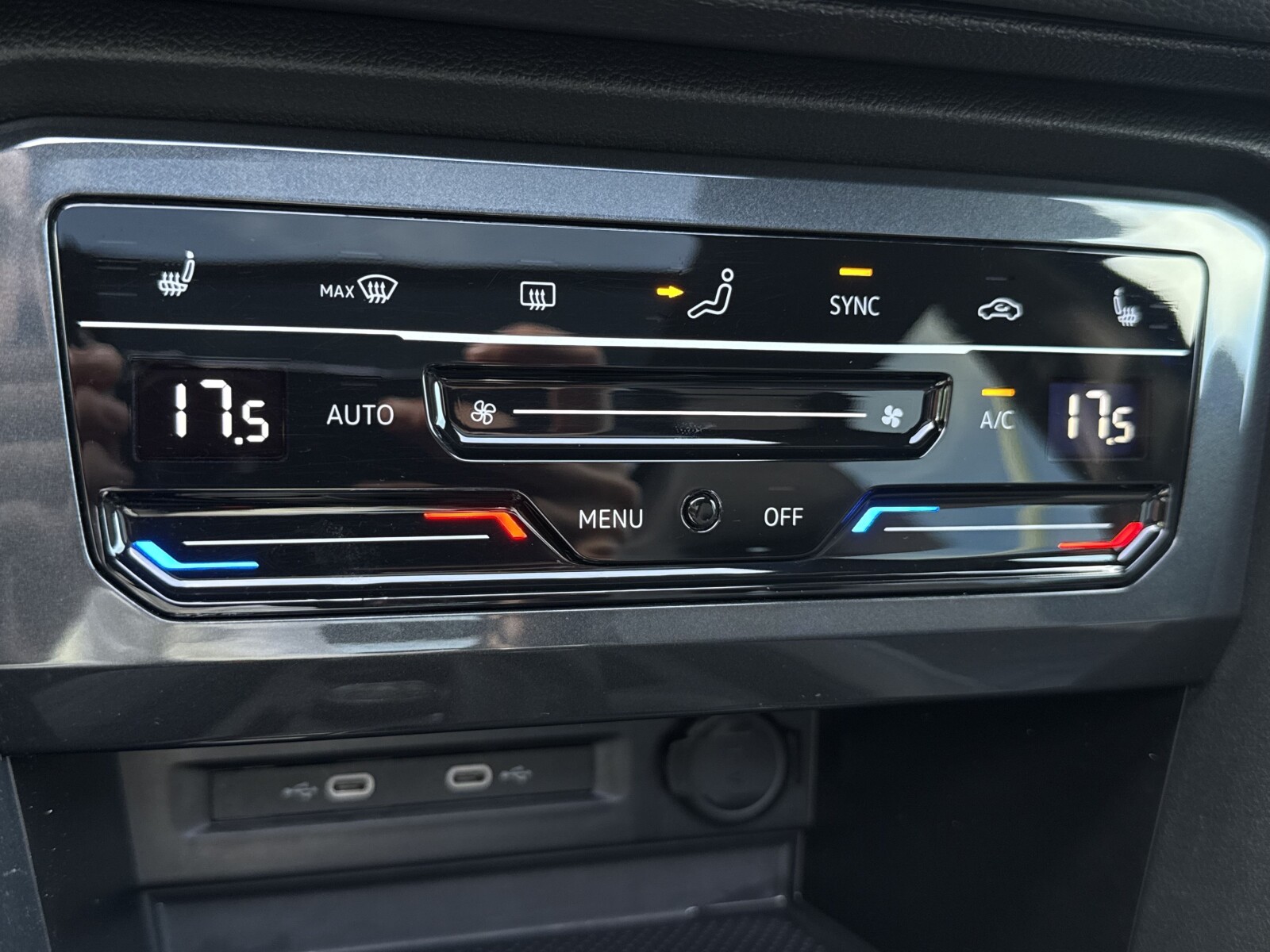 Volkswagen Tiguan - zdjęcie 21