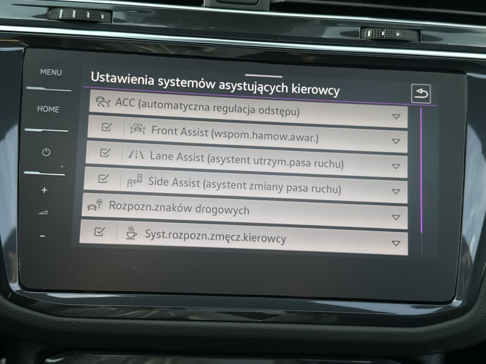 Volkswagen Tiguan - zdjęcie 22