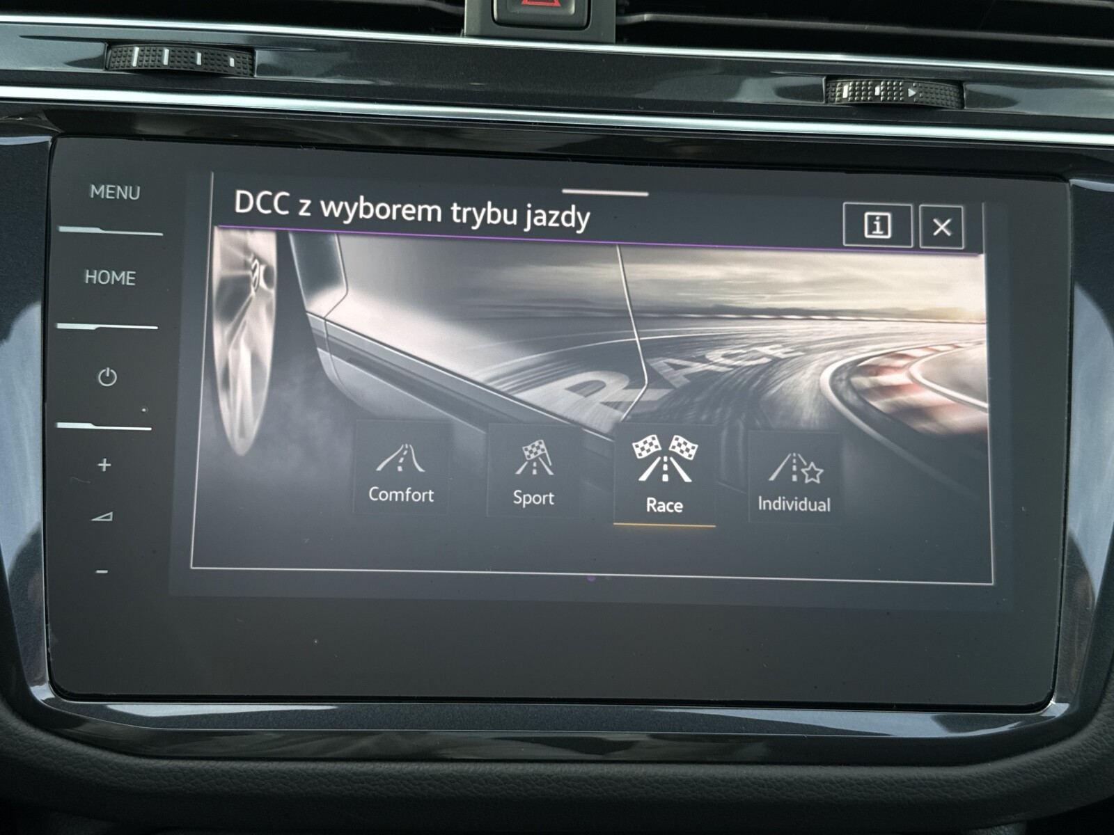 Volkswagen Tiguan - zdjęcie 23