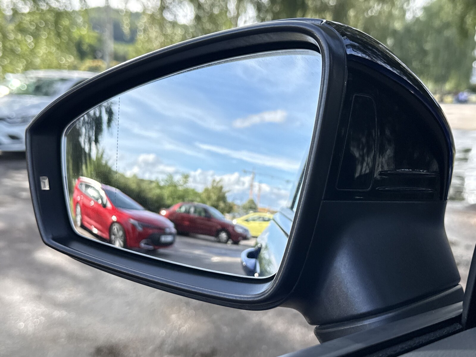 Volkswagen Tiguan - zdjęcie 37