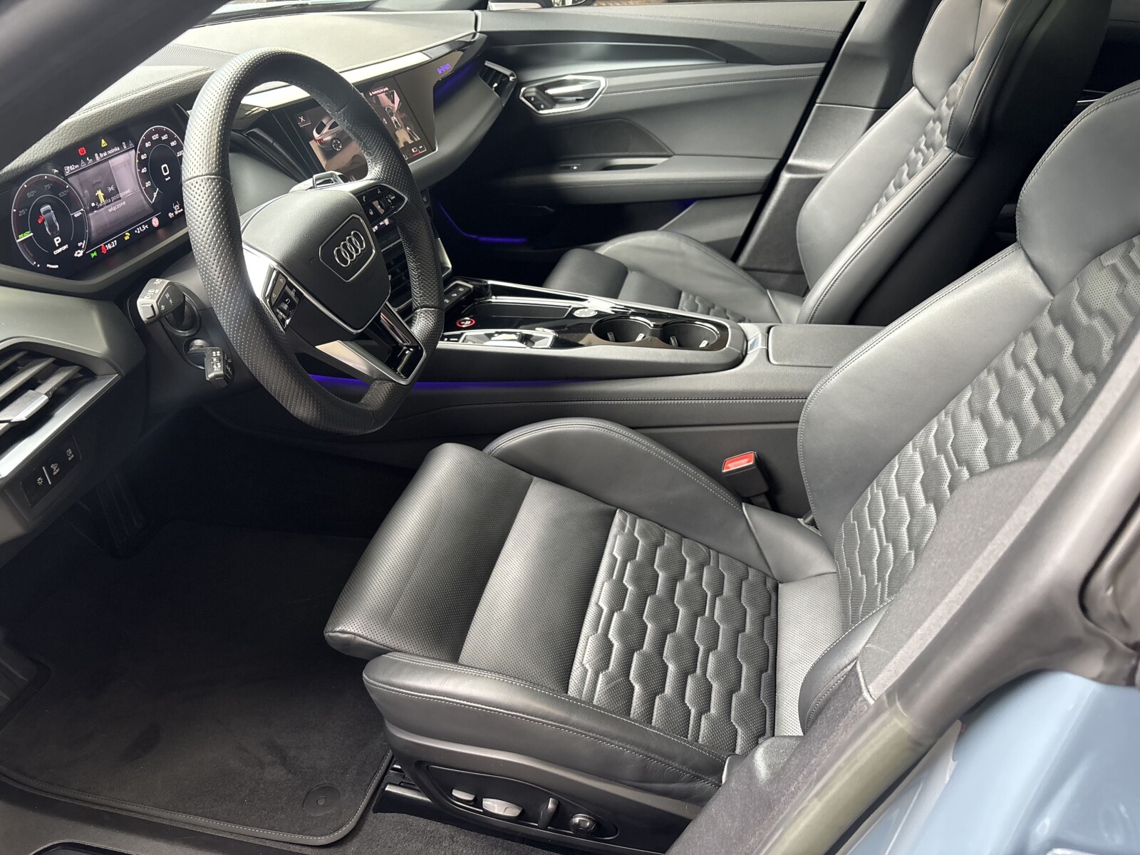 Audi e-tron GT - zdjęcie 14