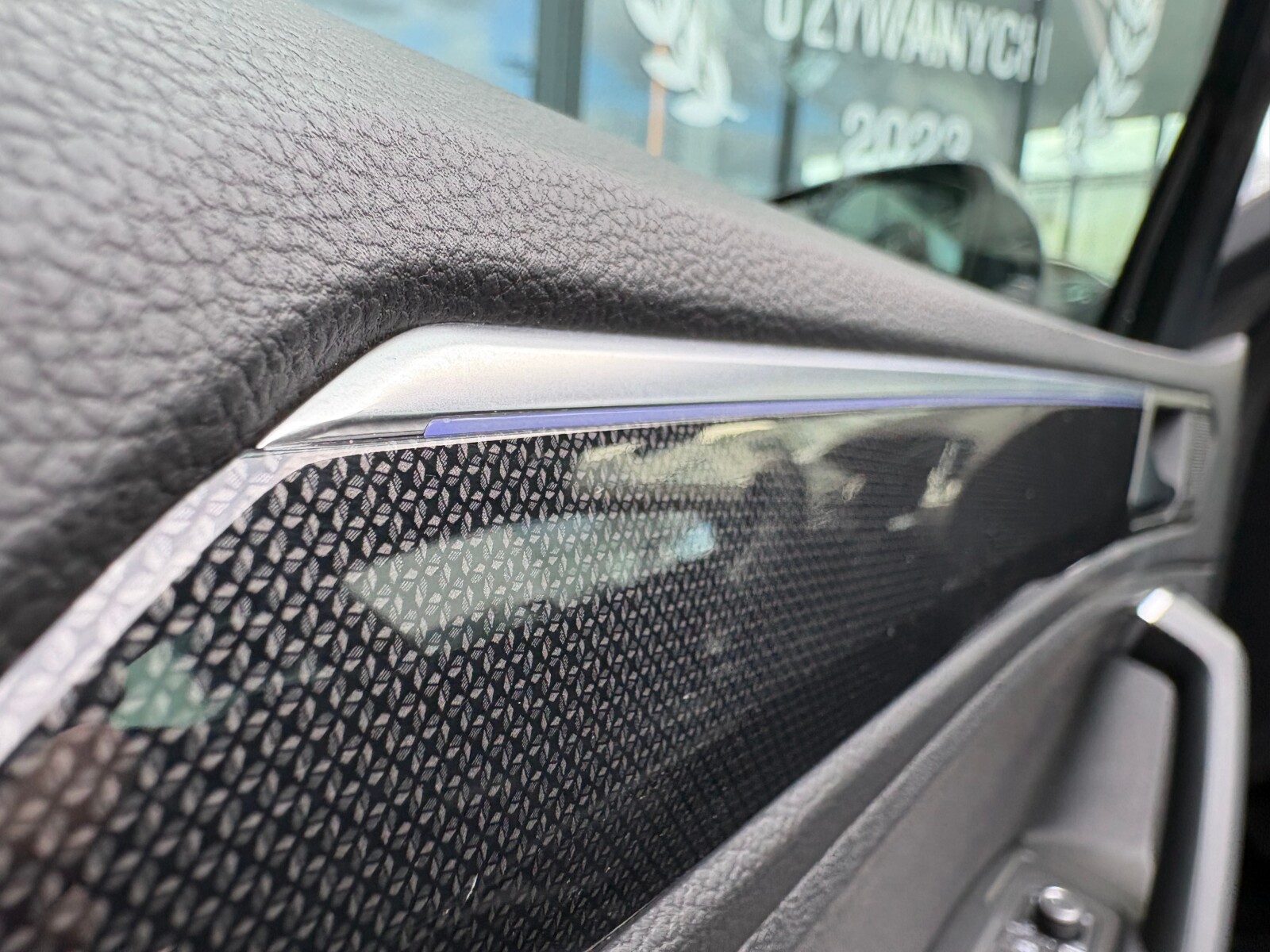 Volkswagen Tiguan - zdjęcie 21