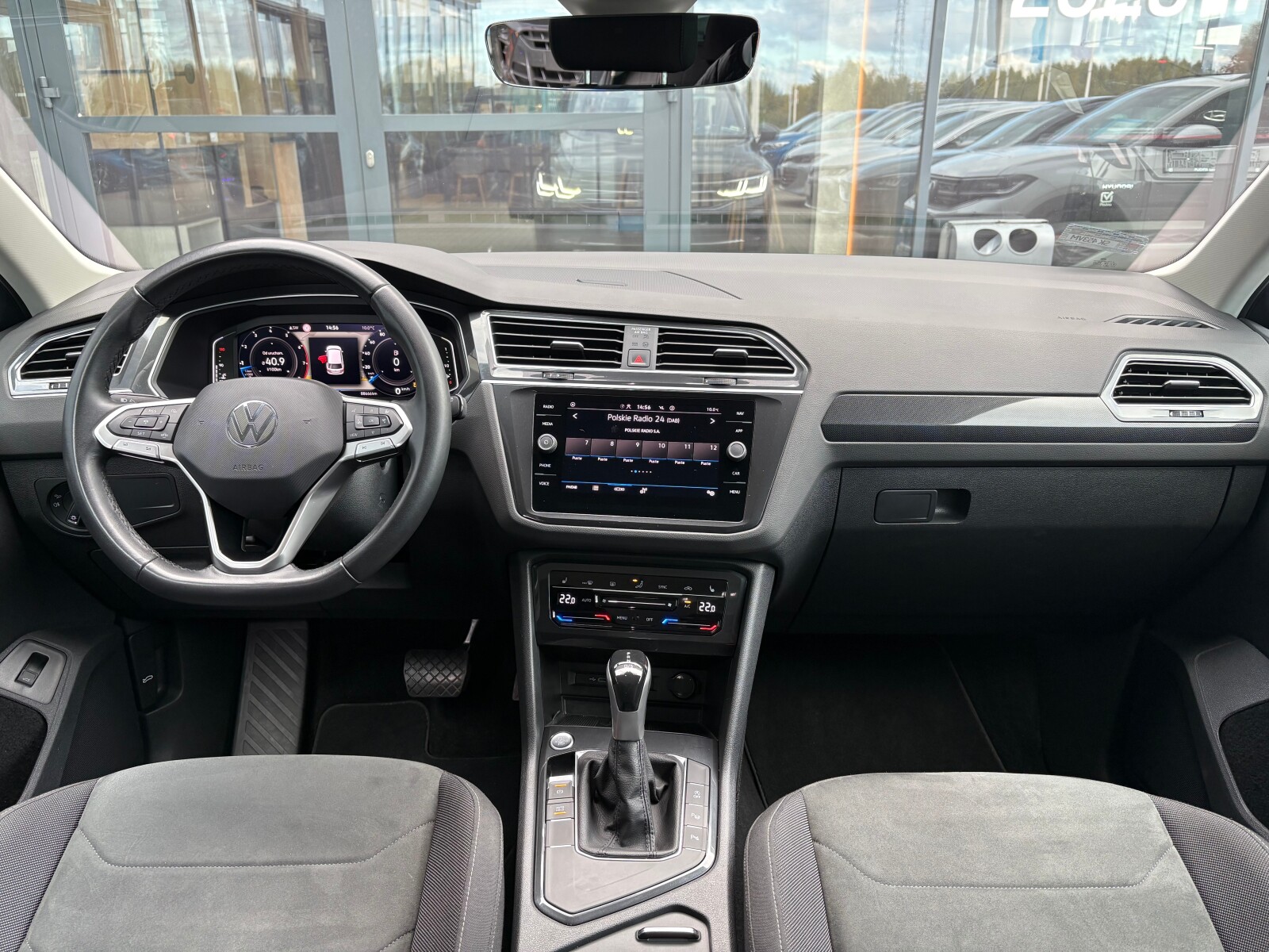 Volkswagen Tiguan - zdjęcie 9