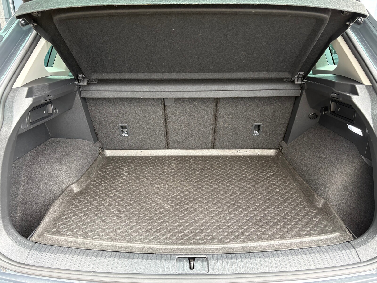 Volkswagen Tiguan - zdjęcie 18