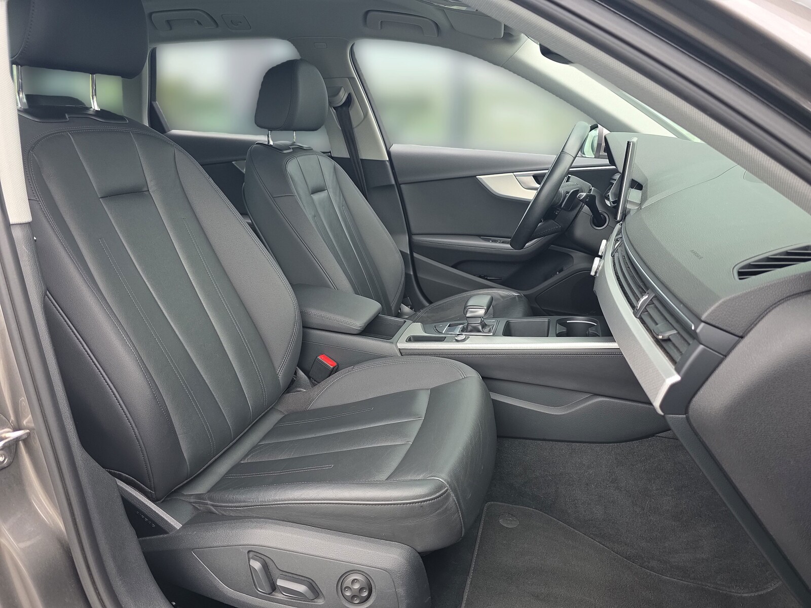 Audi A4 Avant - zdjęcie 26