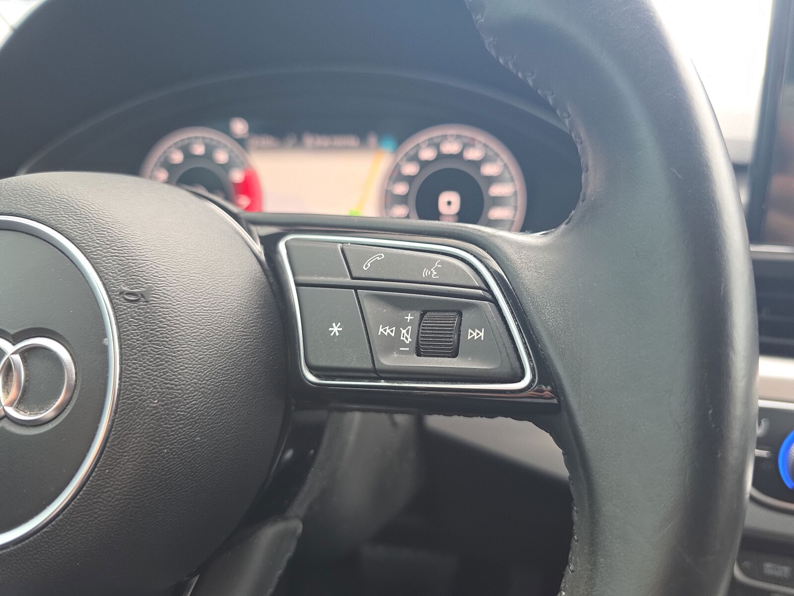 Audi A4 Avant - zdjęcie 16