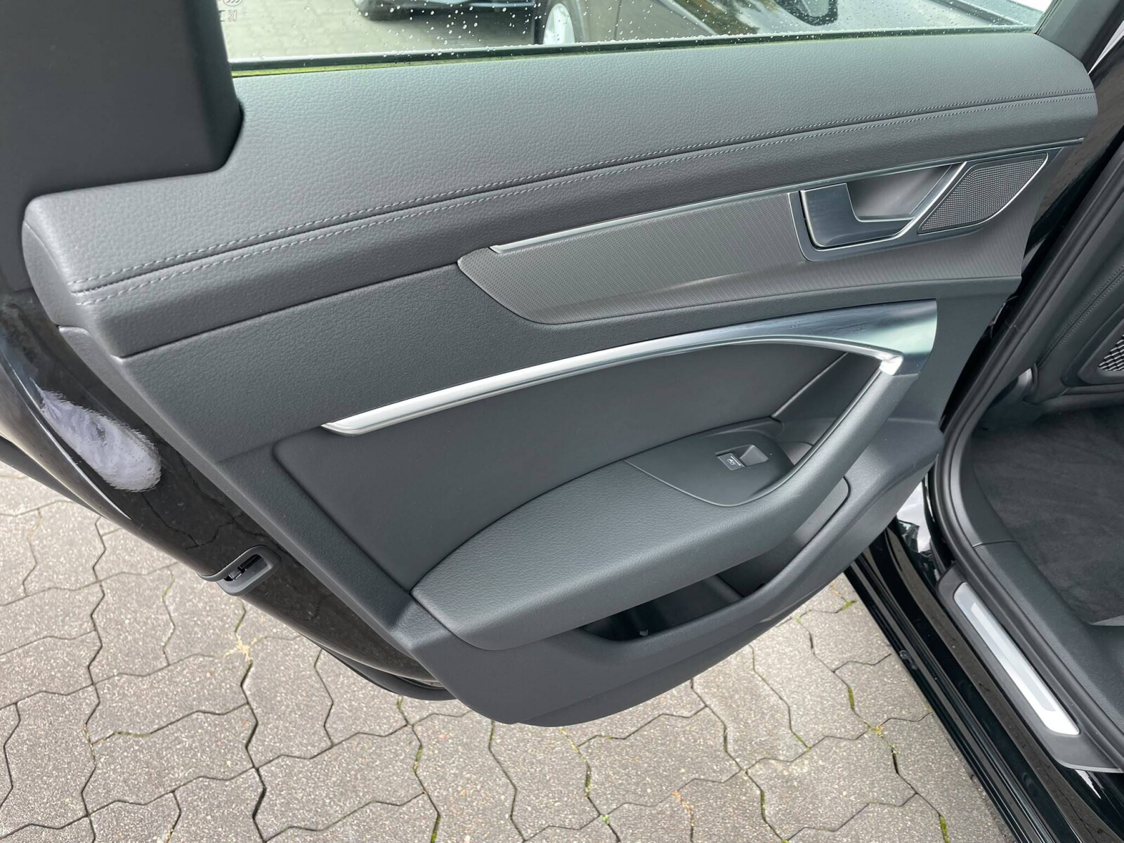Audi A6 Avant - zdjęcie 9